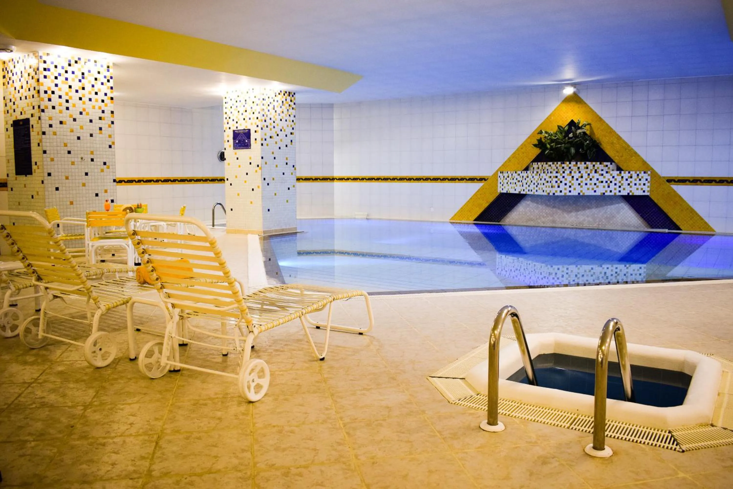 Swimming pool in Hotel Europa