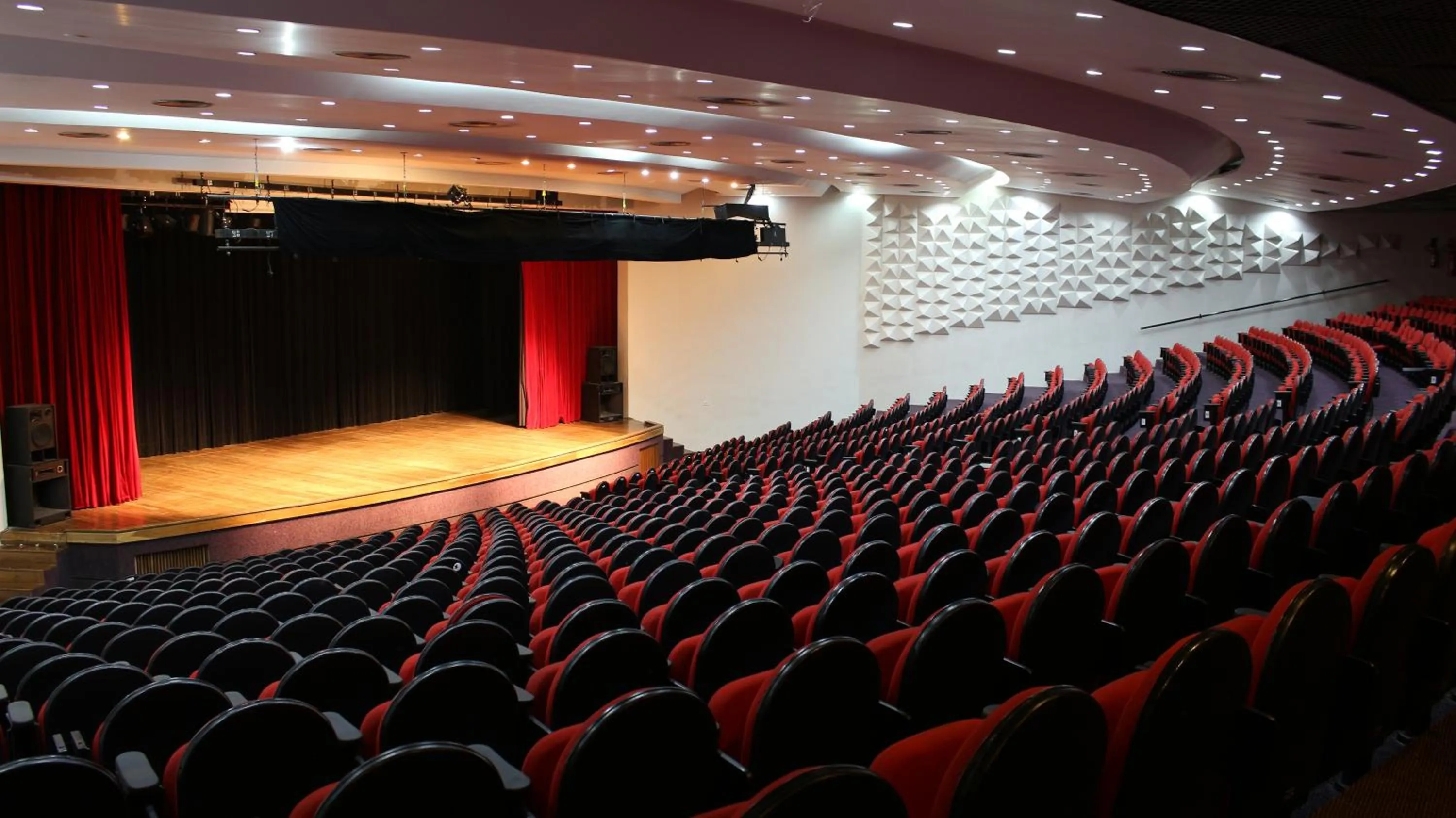 Area and facilities in Garden Hotel