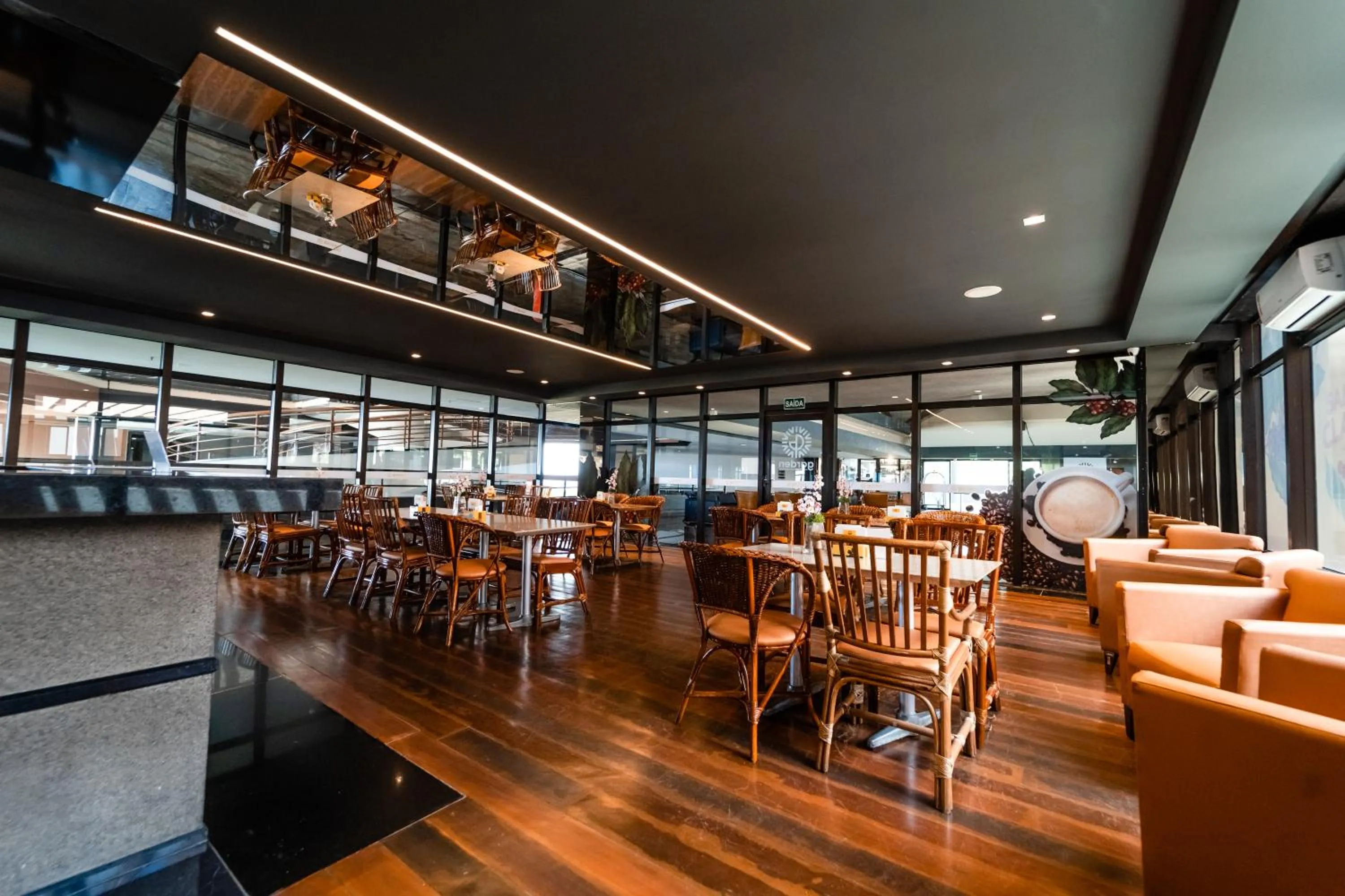 Restaurant/places to eat in Garden Hotel