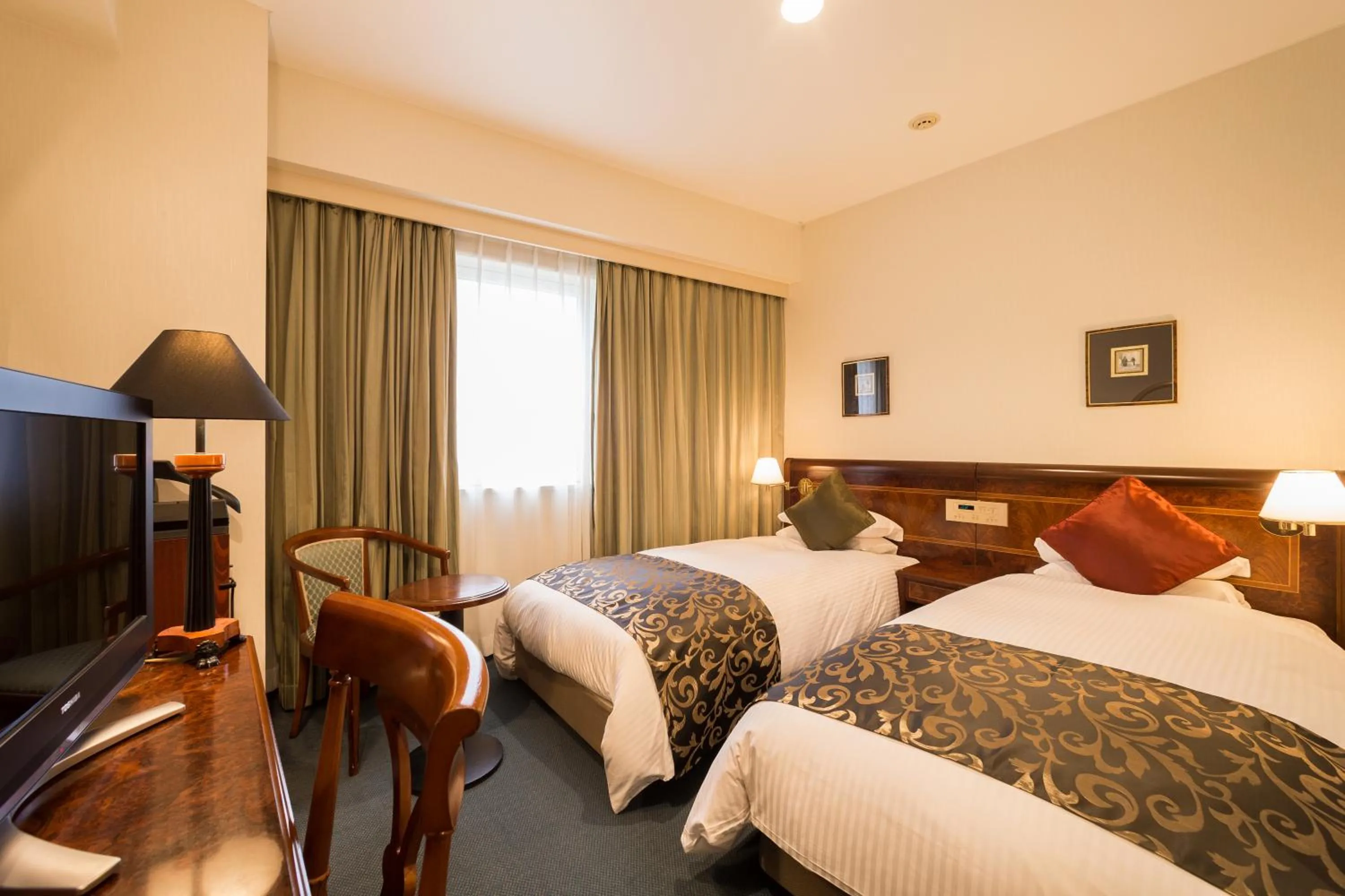 Bedroom, Bed in Dukes Hotel Nakasu