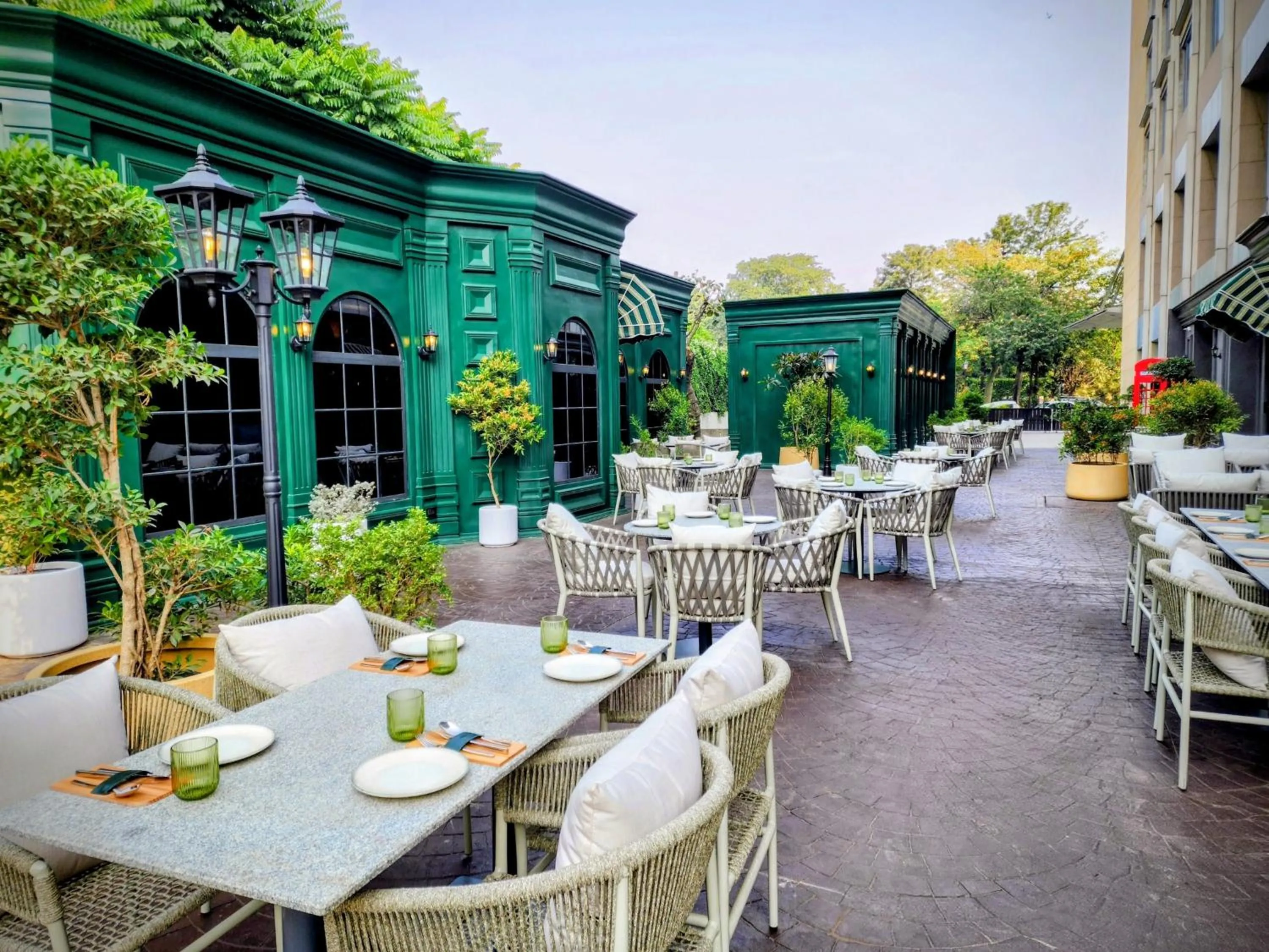 Restaurant/places to eat in JW Marriott Hotel Chandigarh