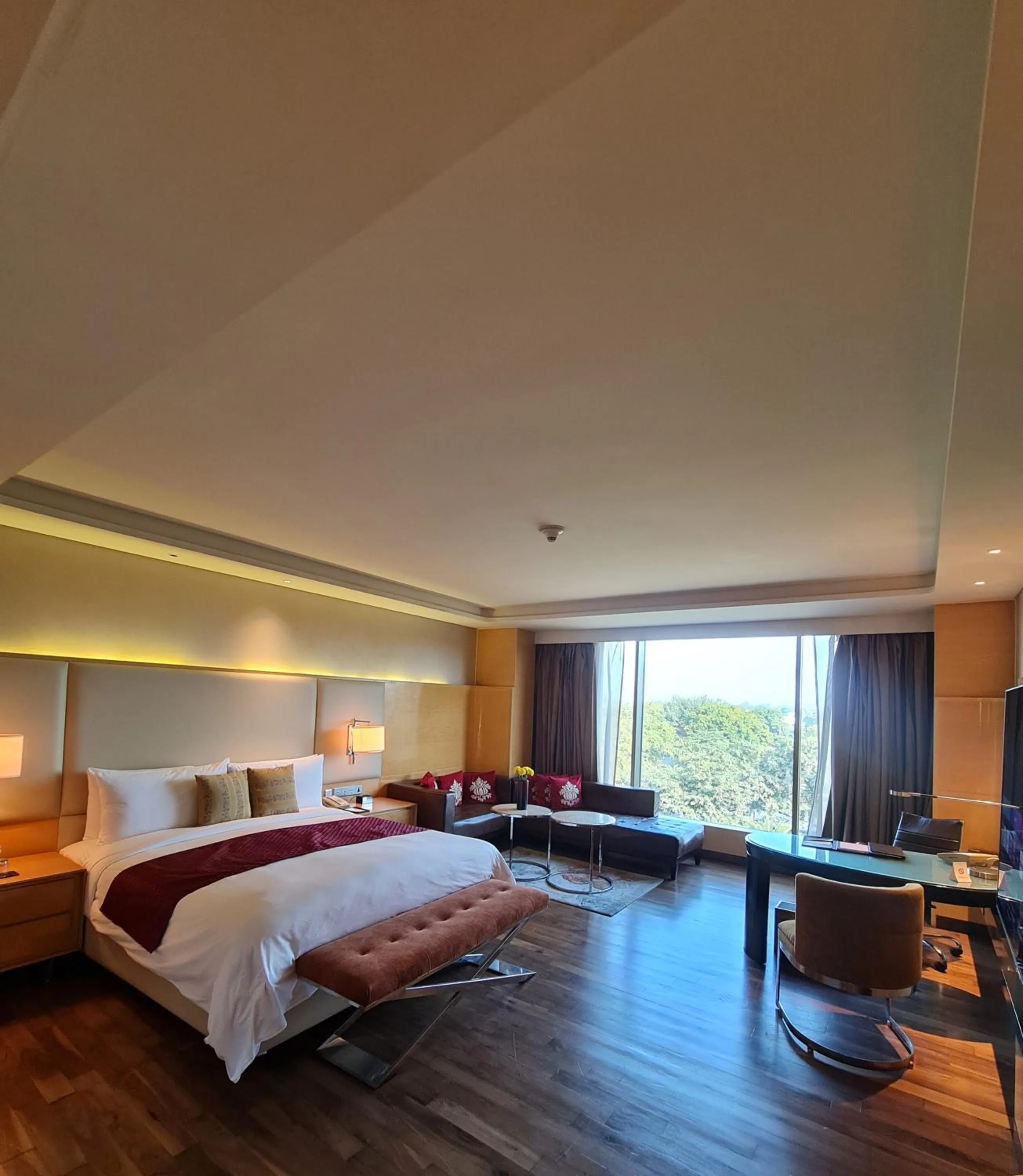 Bed in JW Marriott Hotel Chandigarh