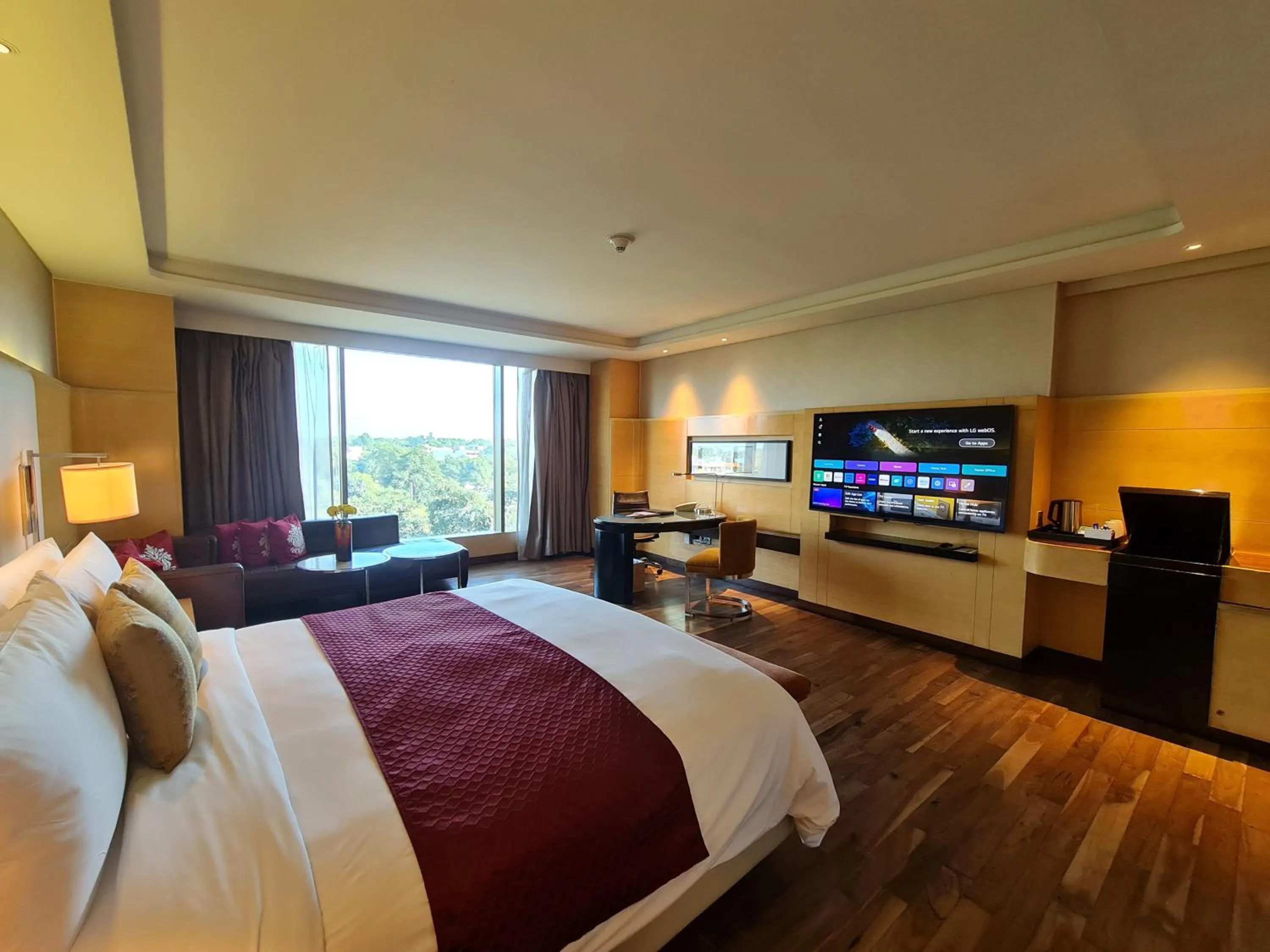 Bed in JW Marriott Hotel Chandigarh