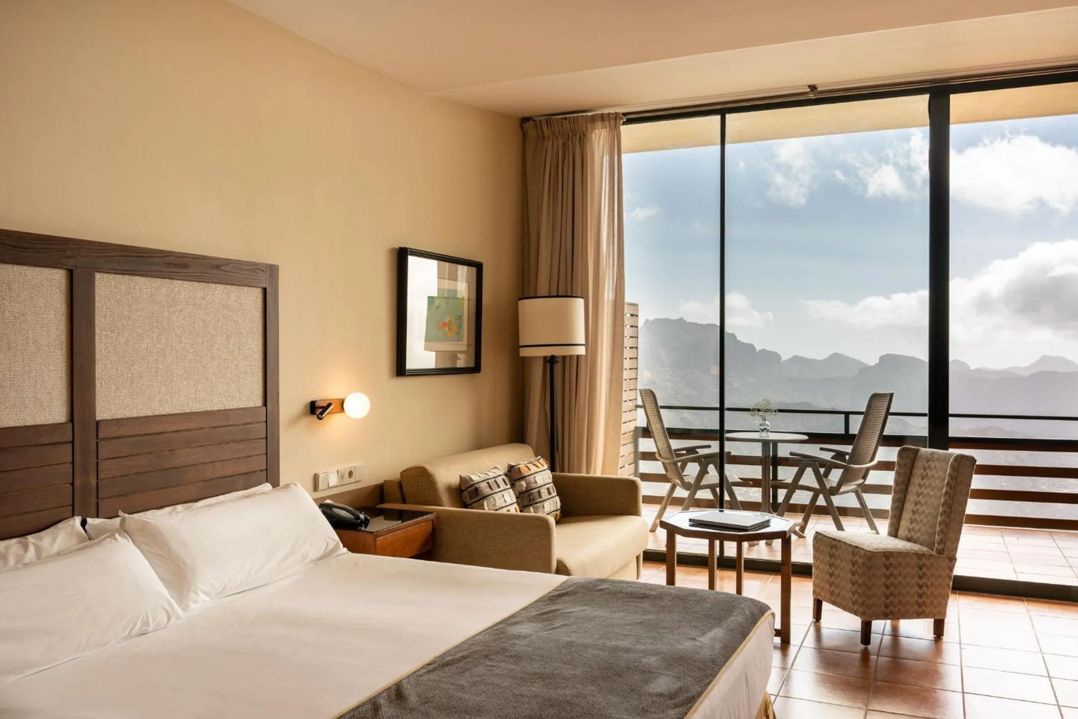 Mountain view, Bed in Parador de Cruz de Tejeda