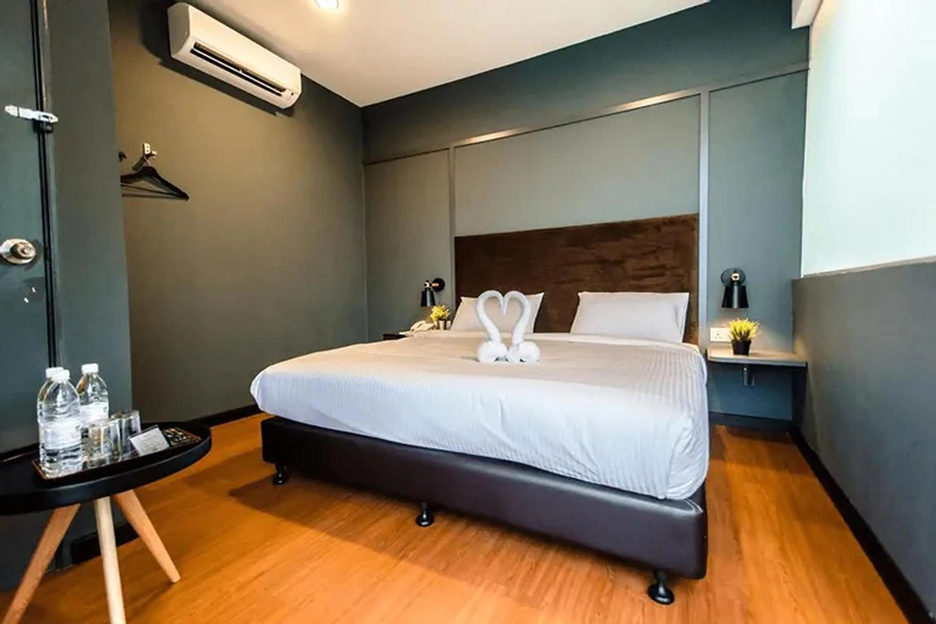 Bed in Jenjarom Boutique Hotel