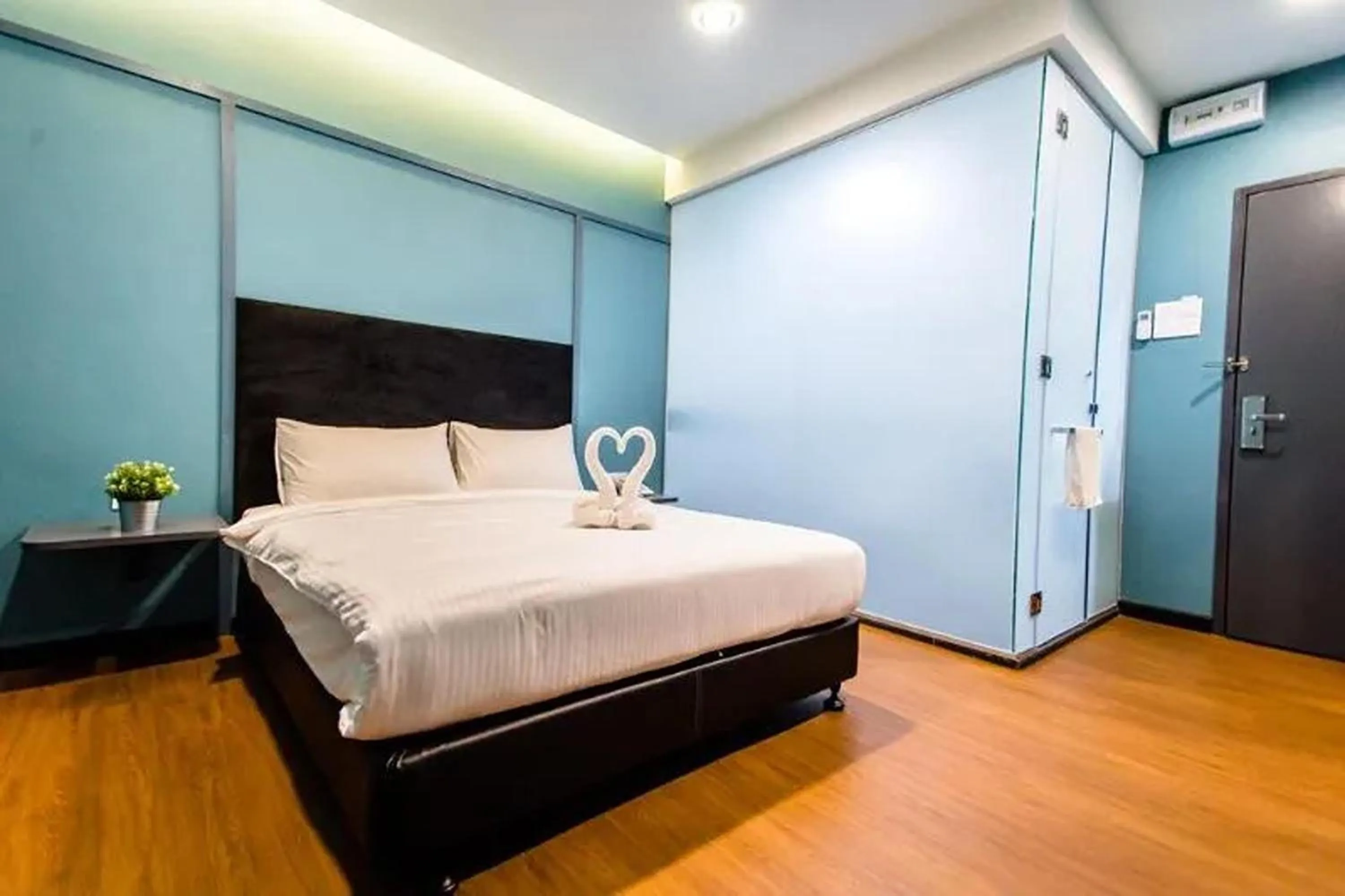 Bed in Jenjarom Boutique Hotel