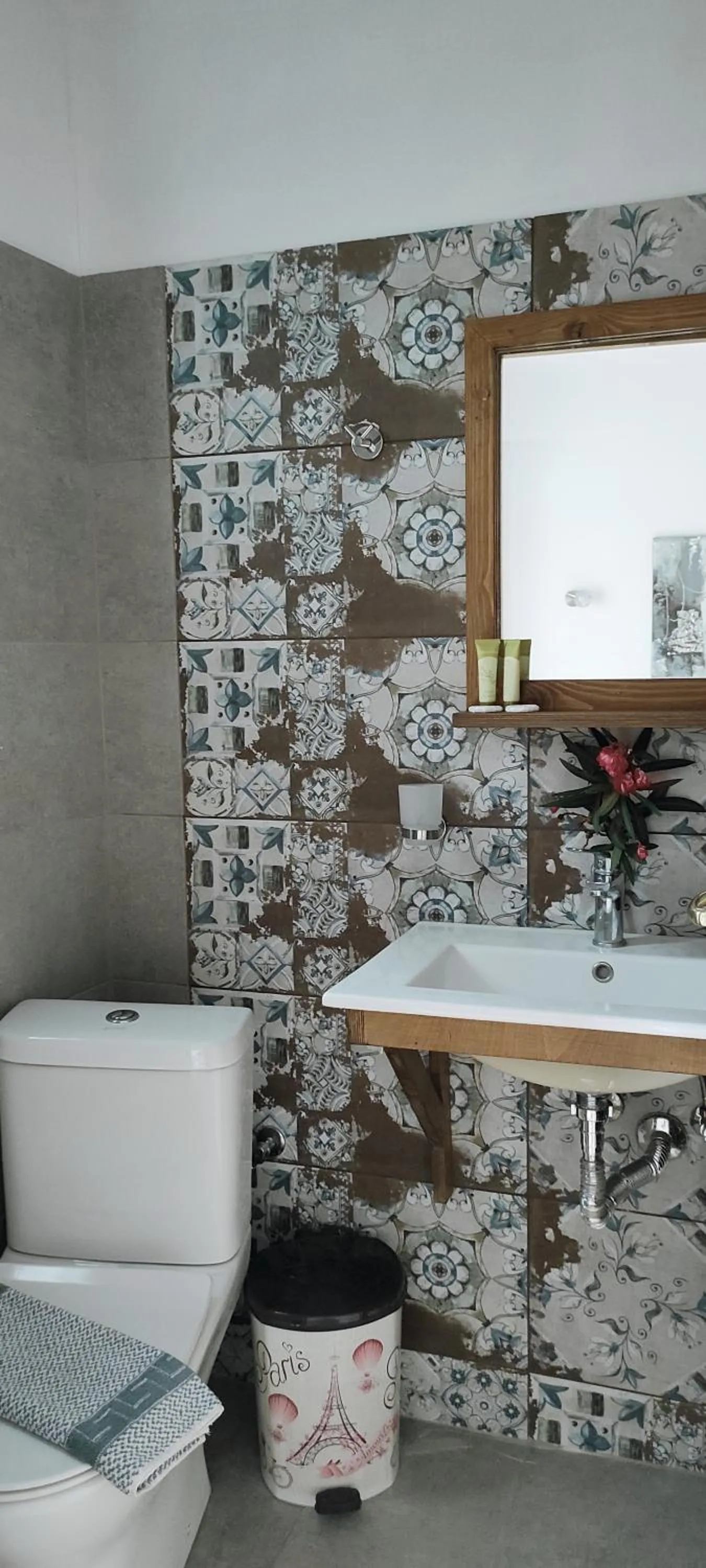 Bathroom in Amorani Studios