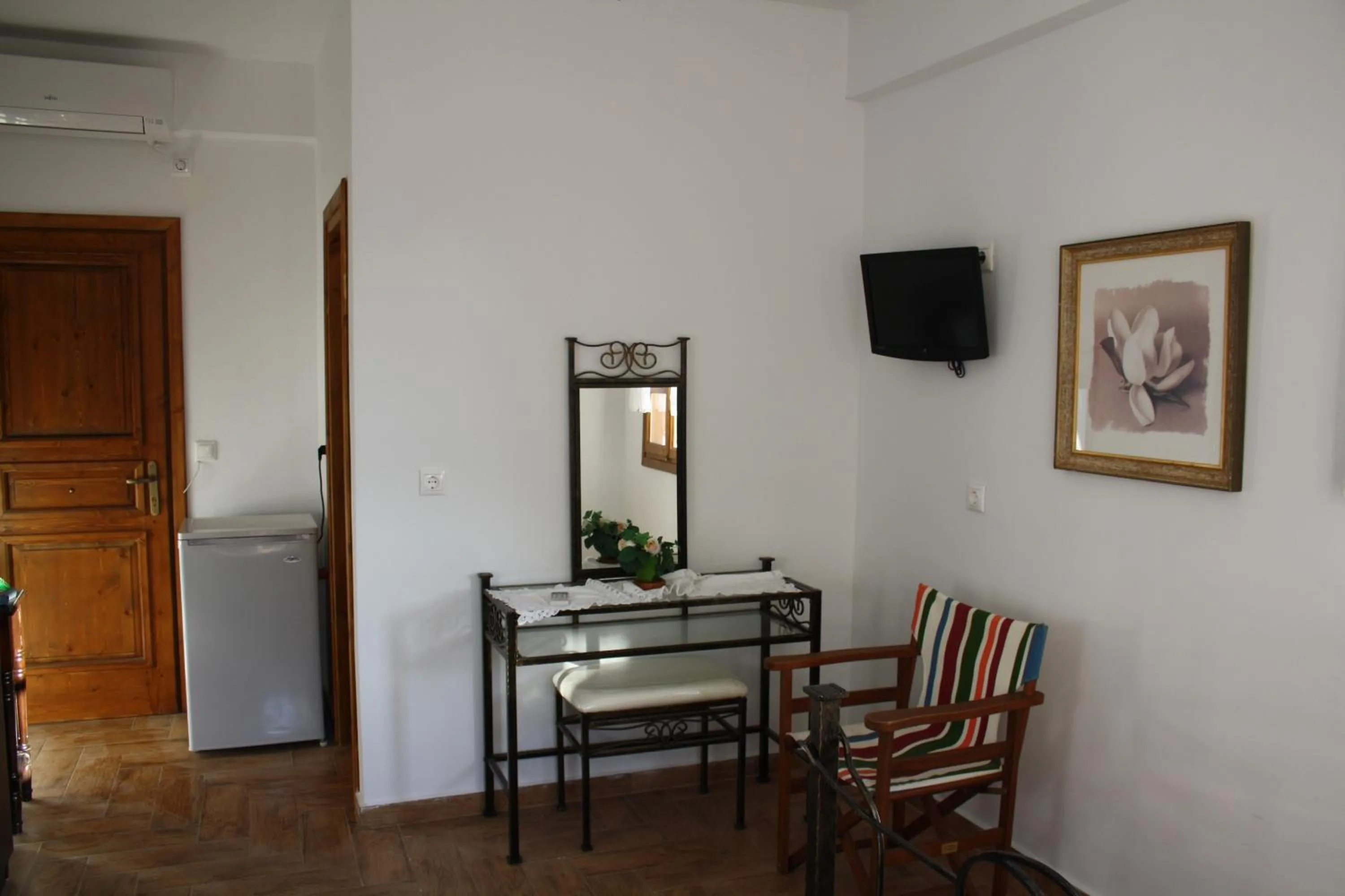 Decorative detail in Amorani Studios