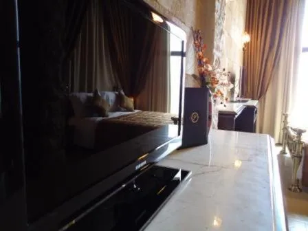 Decorative detail in Siena Hotel