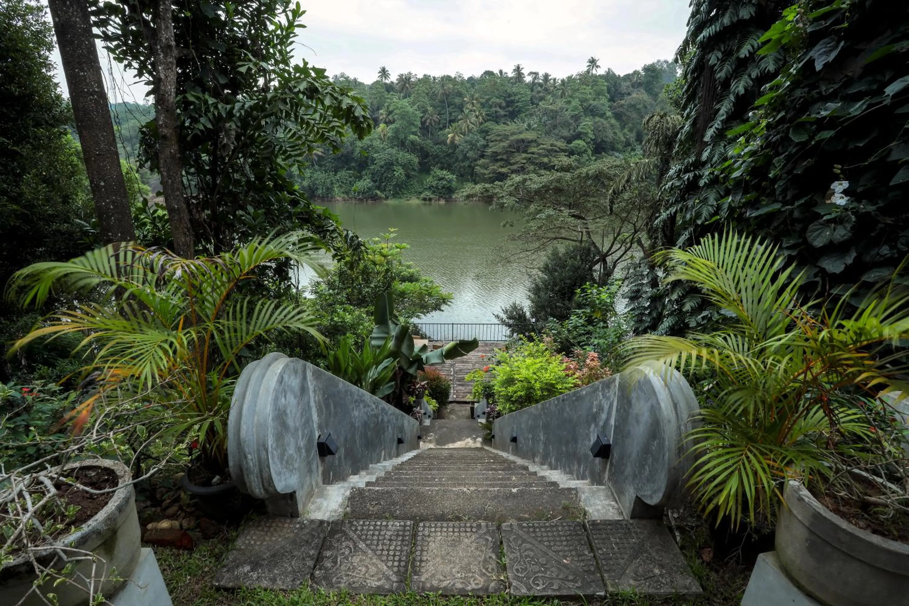 Kandy Rivers Edge Nature Resort