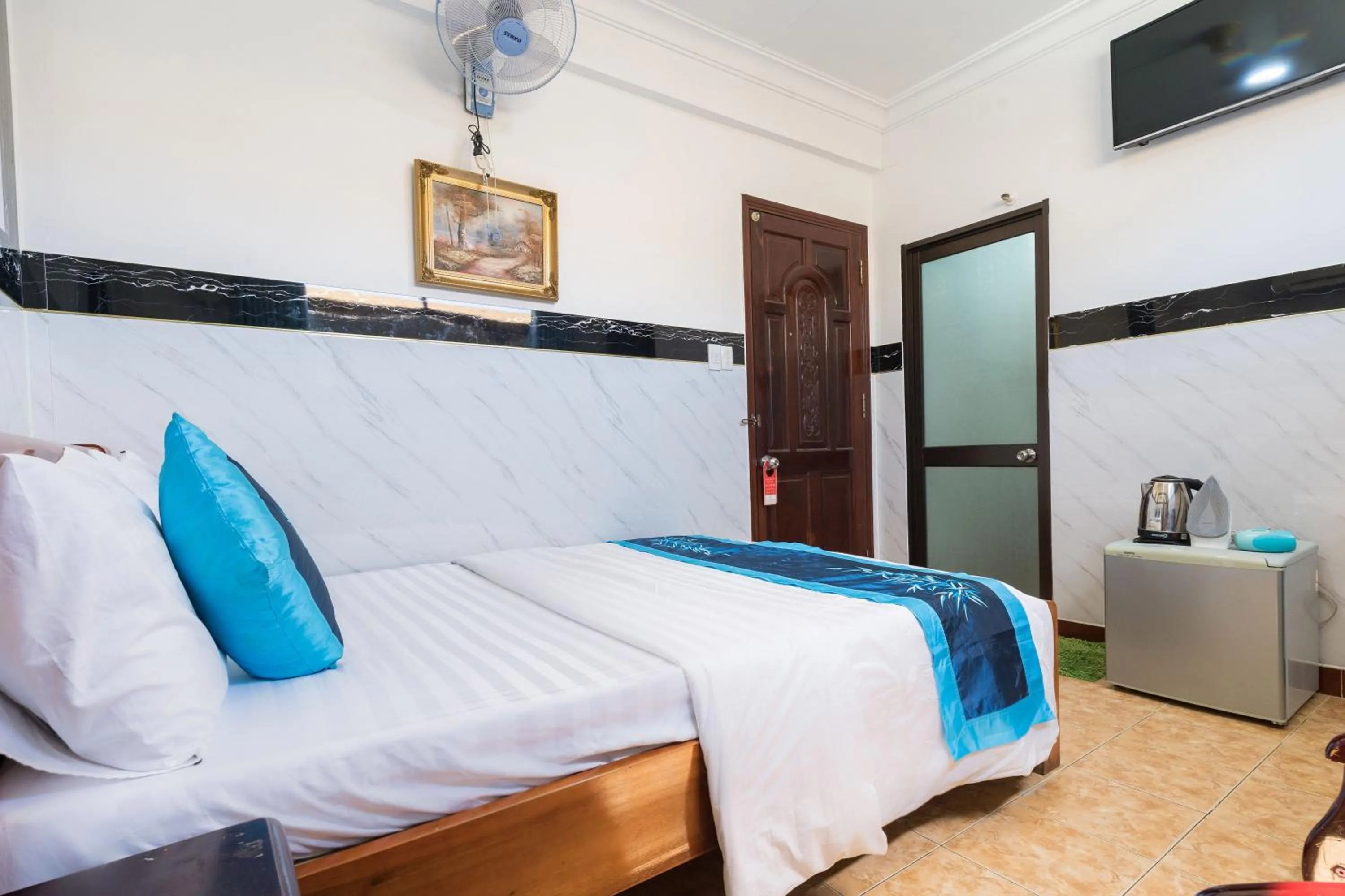 Photo of the whole room, Bed in Thanh Lan Hotel