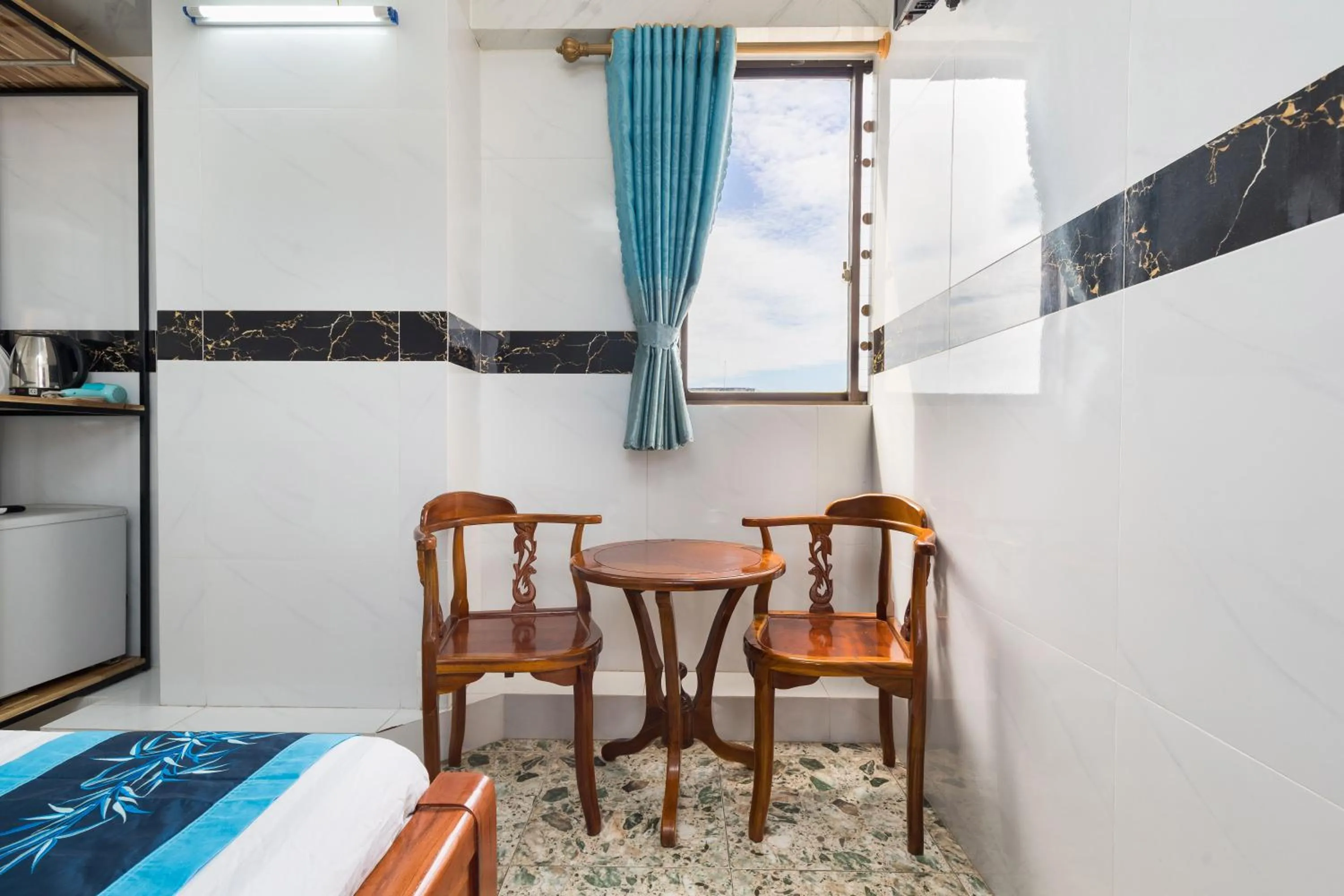 Seating area, Bed in Thanh Lan Hotel