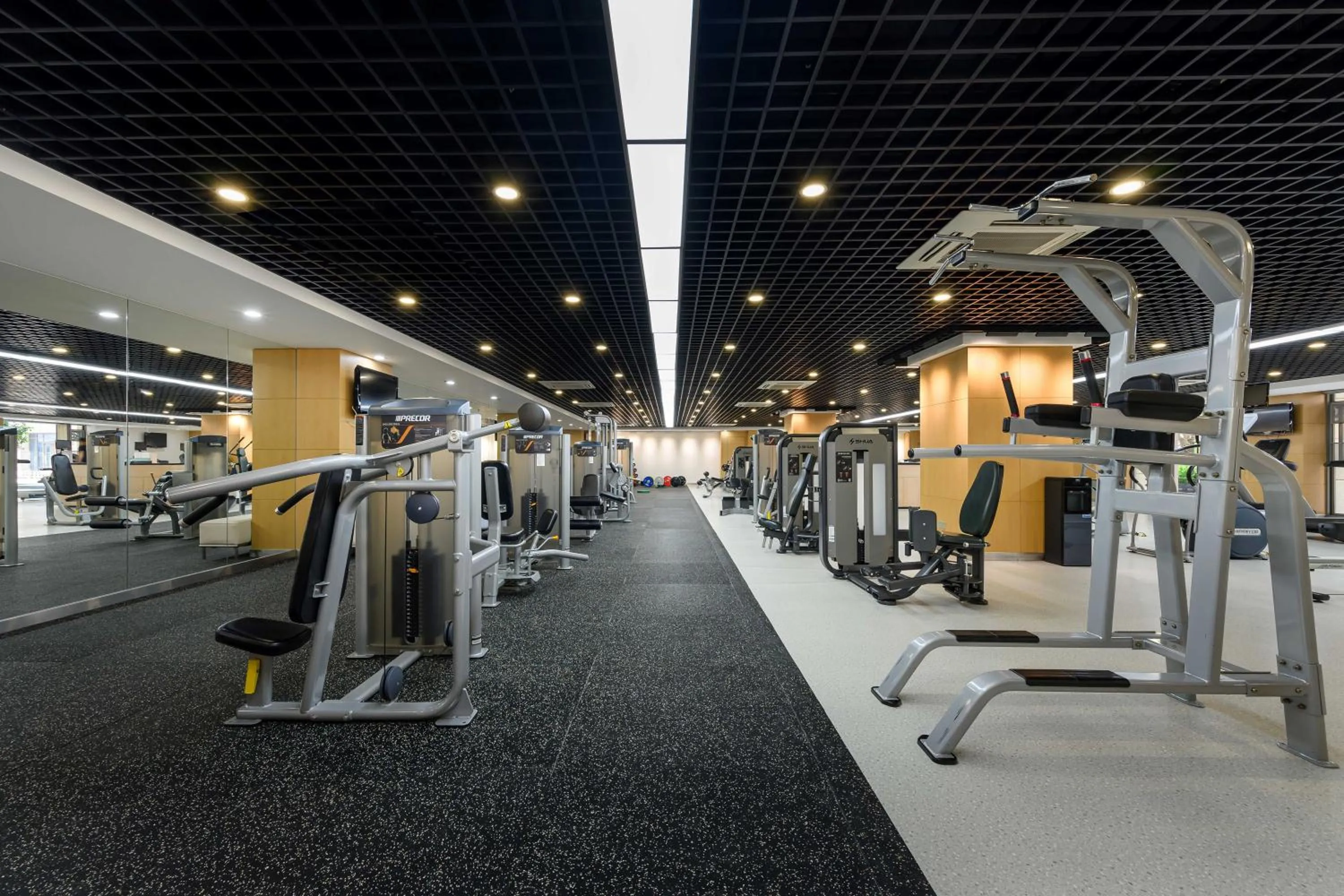 Fitness centre/facilities in Howard Johnson Tropical Garden Plaza Kunming Chenggong