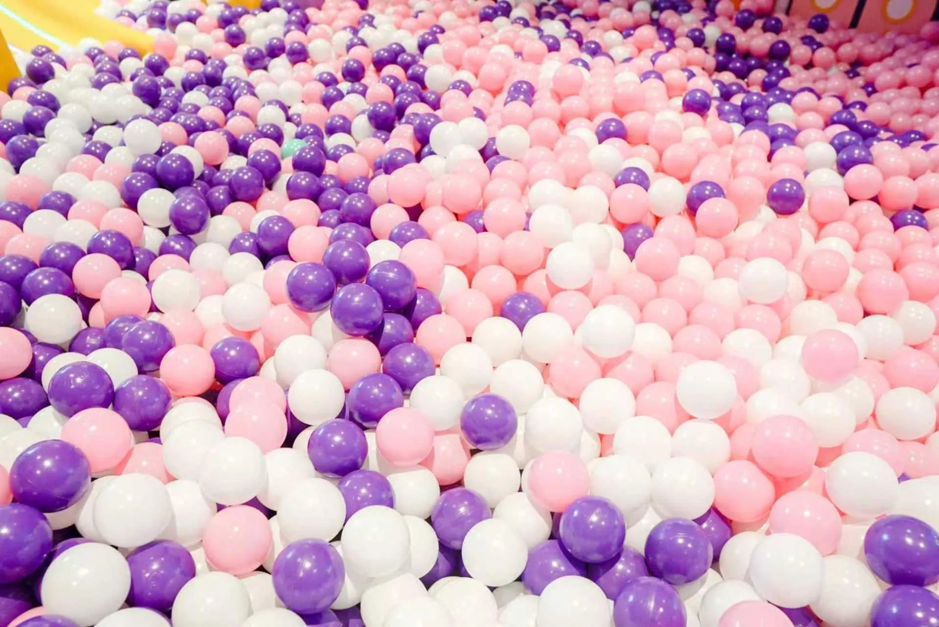 Children play ground in Howard Johnson Tropical Garden Plaza Kunming Chenggong