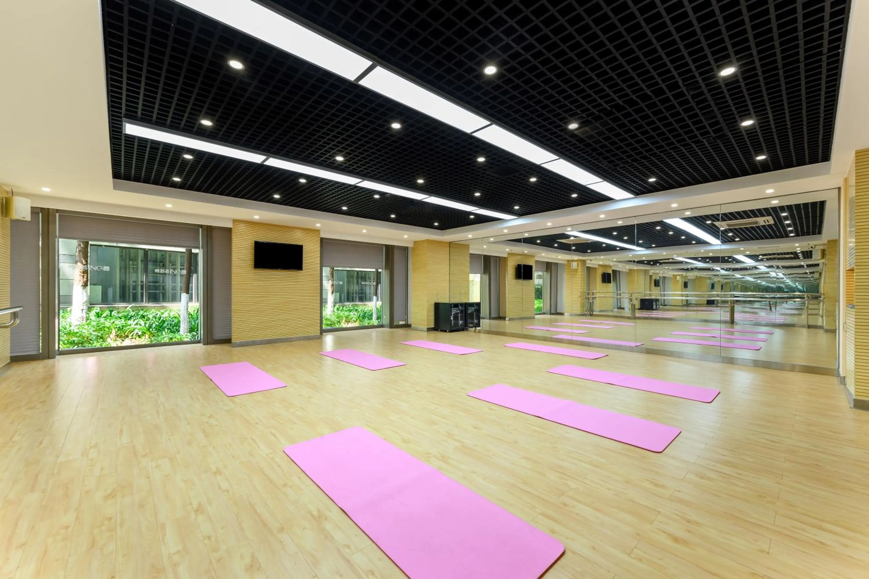Fitness centre/facilities in Howard Johnson Tropical Garden Plaza Kunming Chenggong