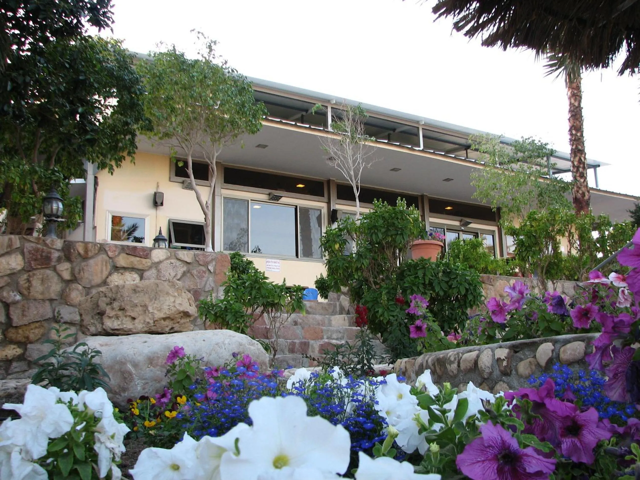 Facade/entrance in Arava Hostel
