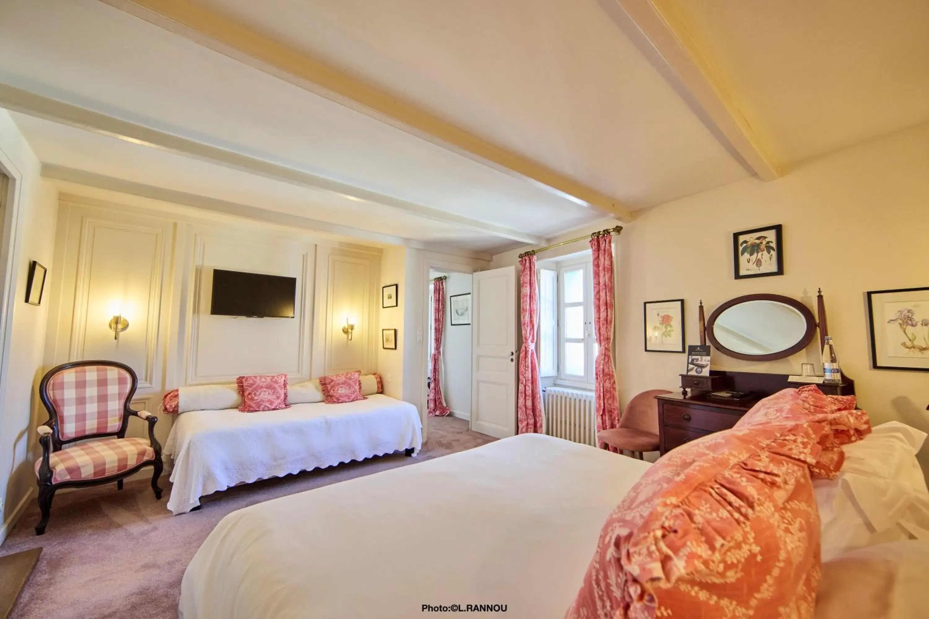 Junior in Auberge Bretonne Junior in Auberge Bretonne