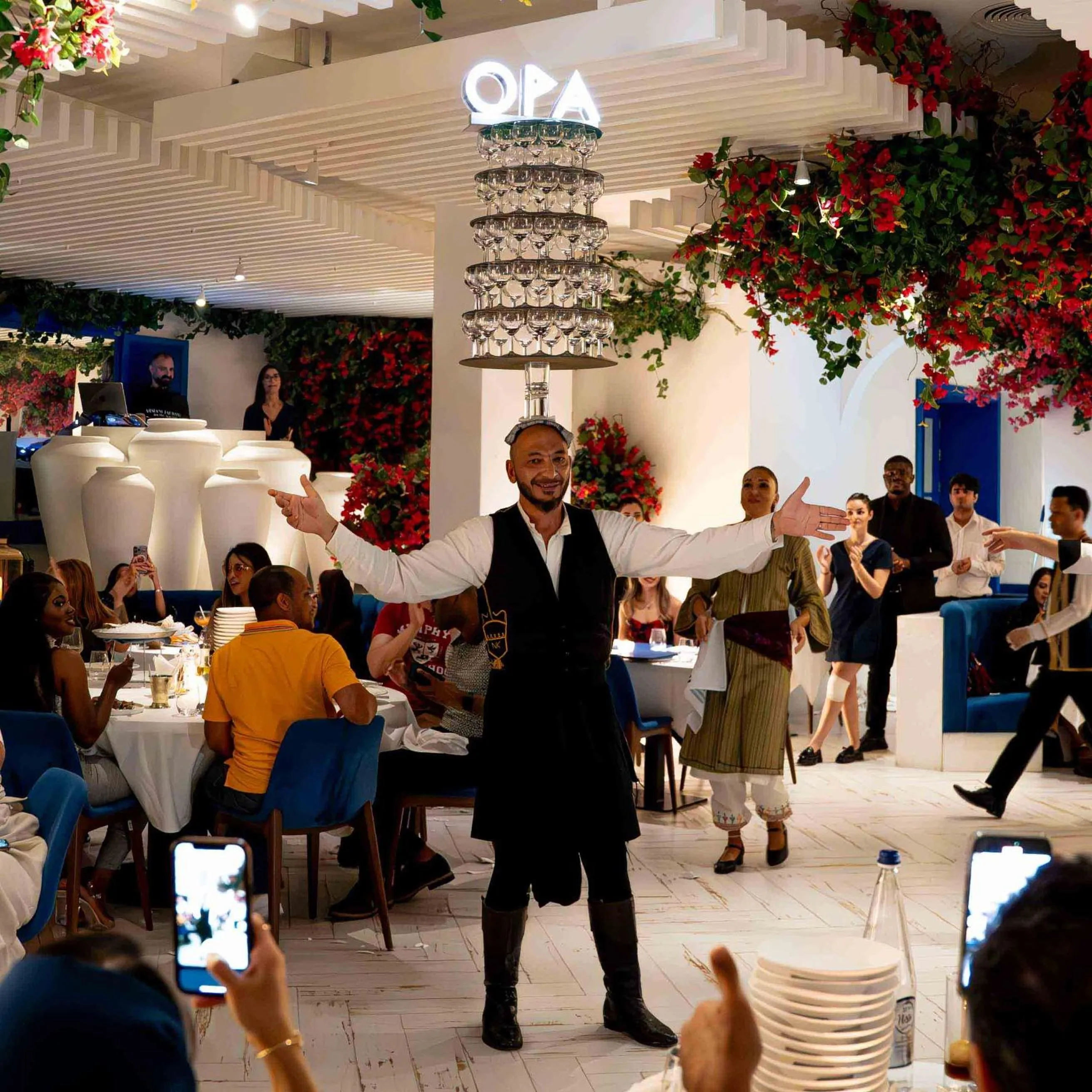 Restaurant/places to eat in Royal Saray Resort