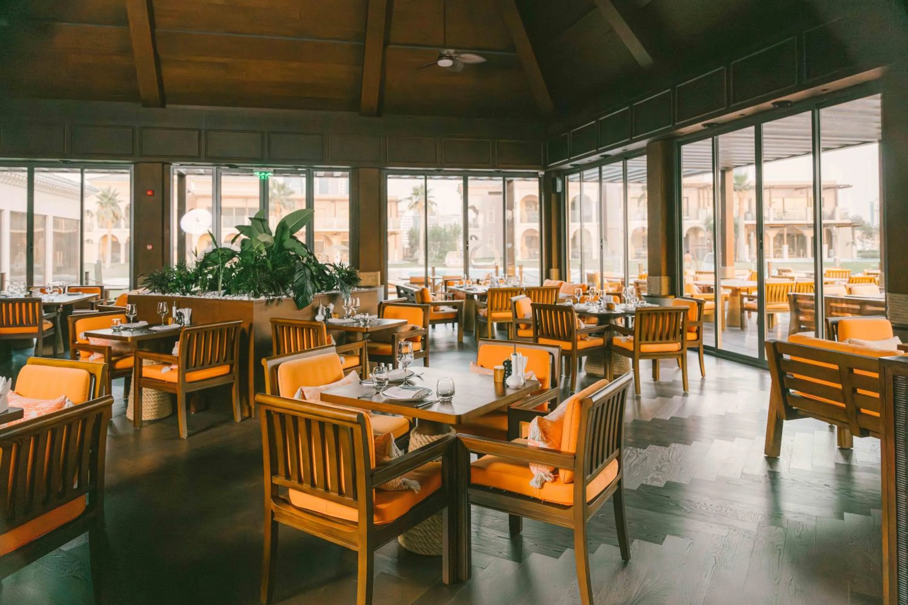 Restaurant/places to eat in Royal Saray Resort