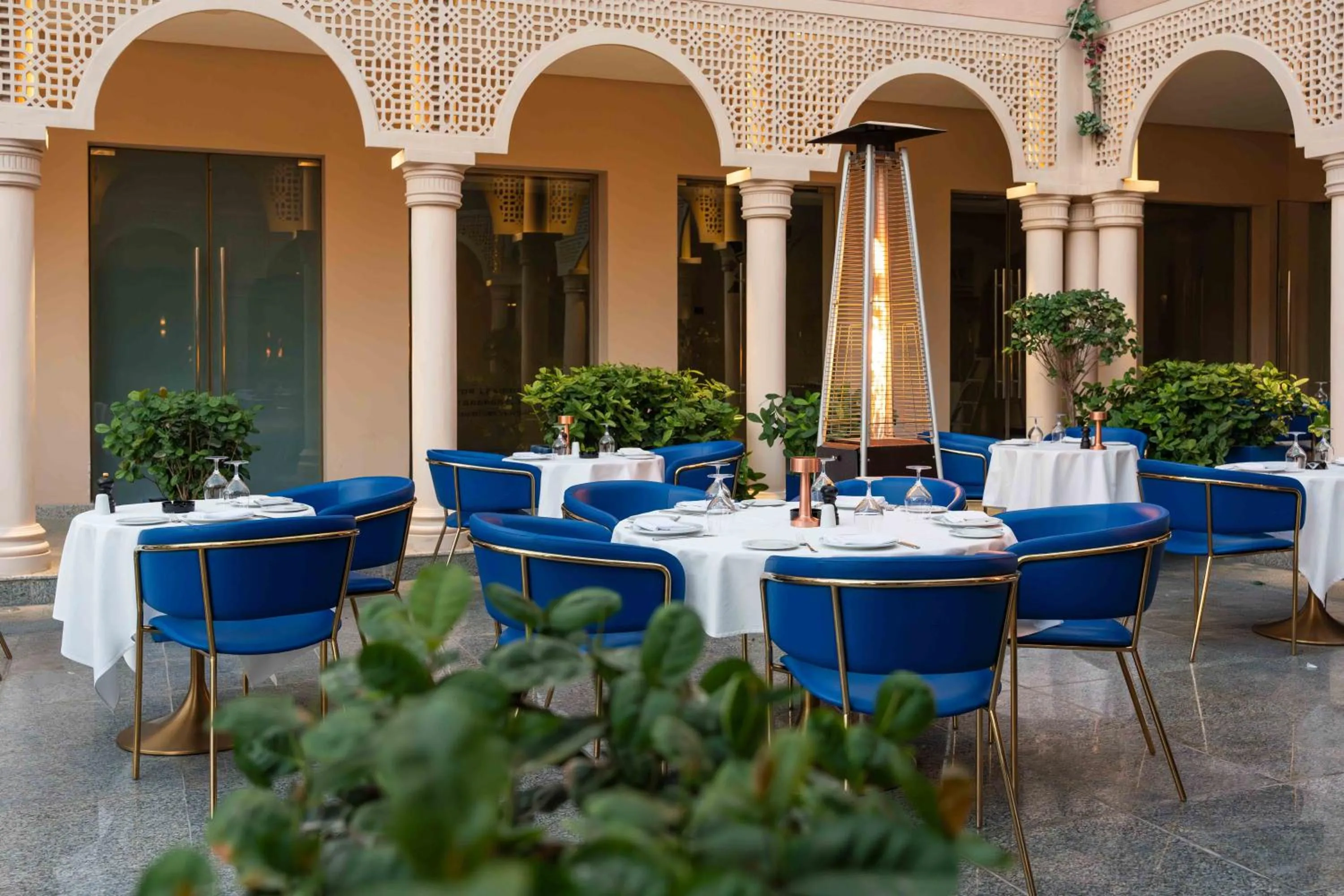 Restaurant/places to eat in Royal Saray Resort