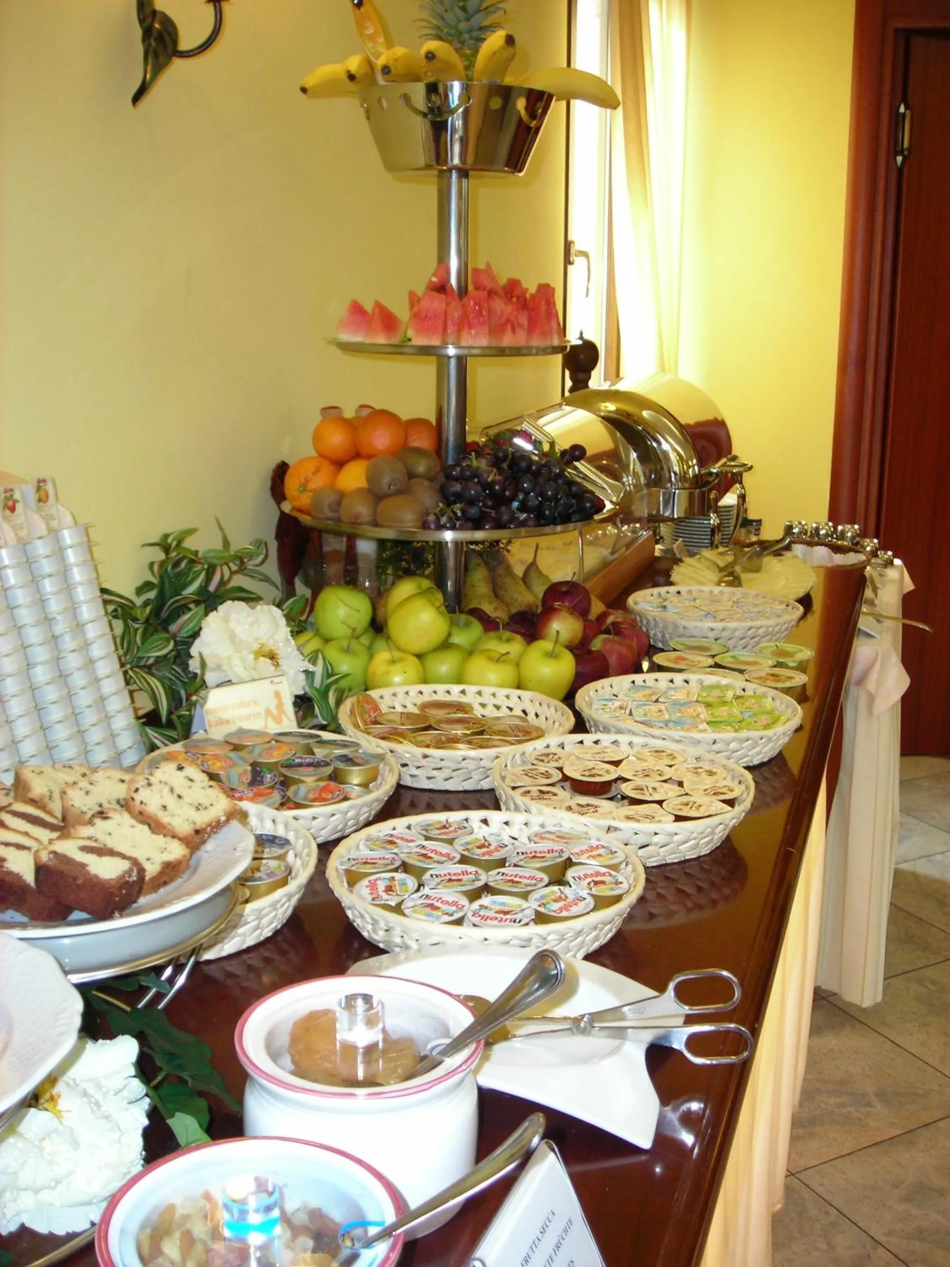 Restaurant/places to eat in Hotel Smeraldo