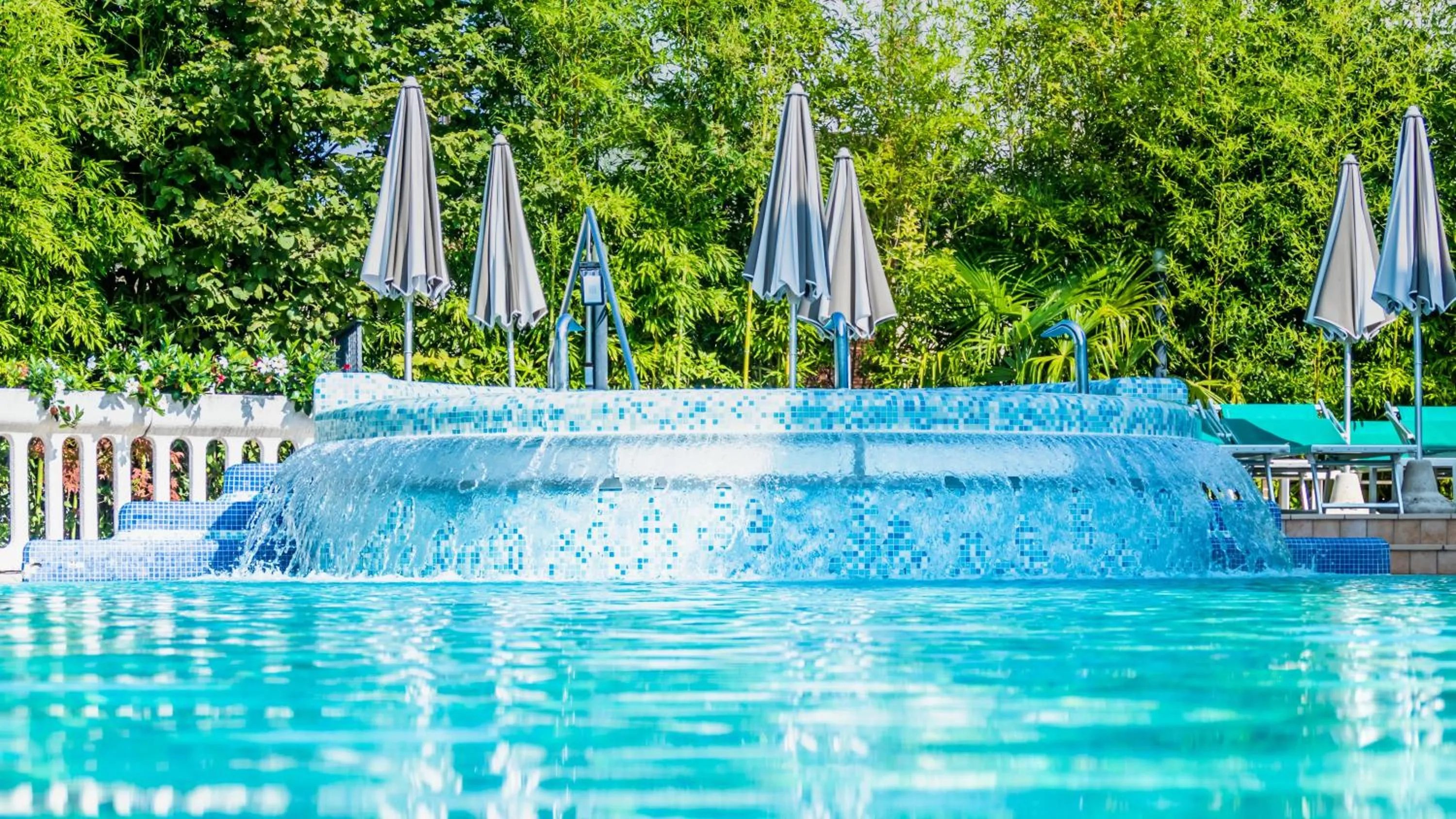 Swimming pool in Hotel Smeraldo