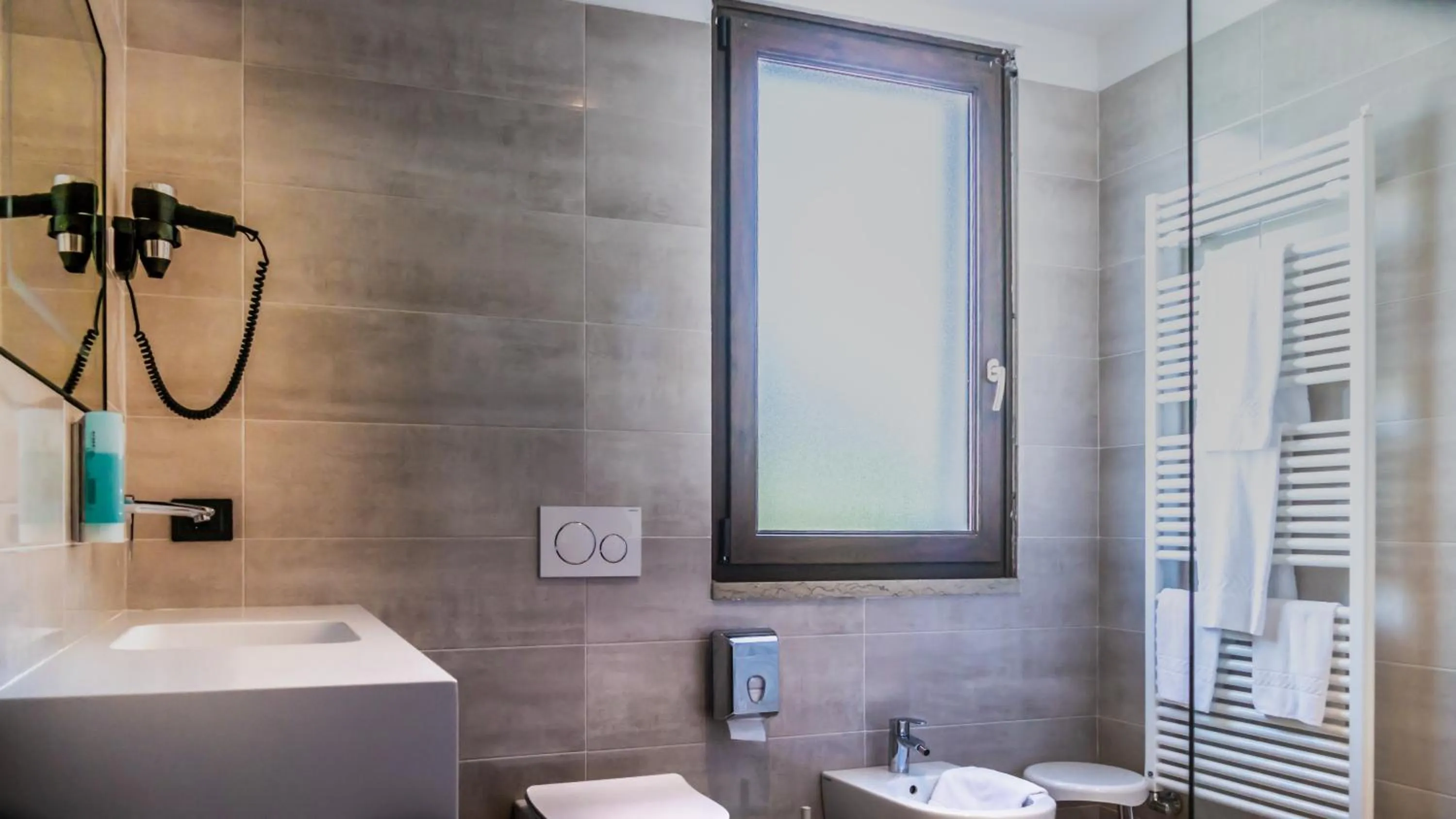 Photo of the whole room in Hotel Smeraldo