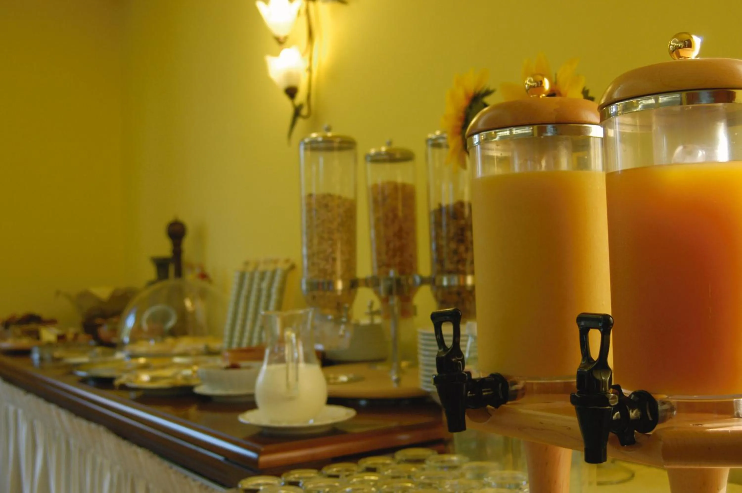 Restaurant/places to eat in Hotel Smeraldo