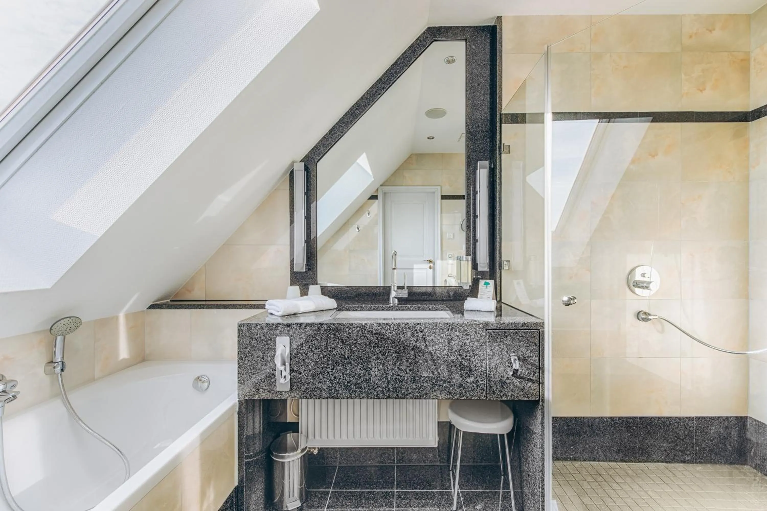 Toilet in Hotel Moosburger Hof