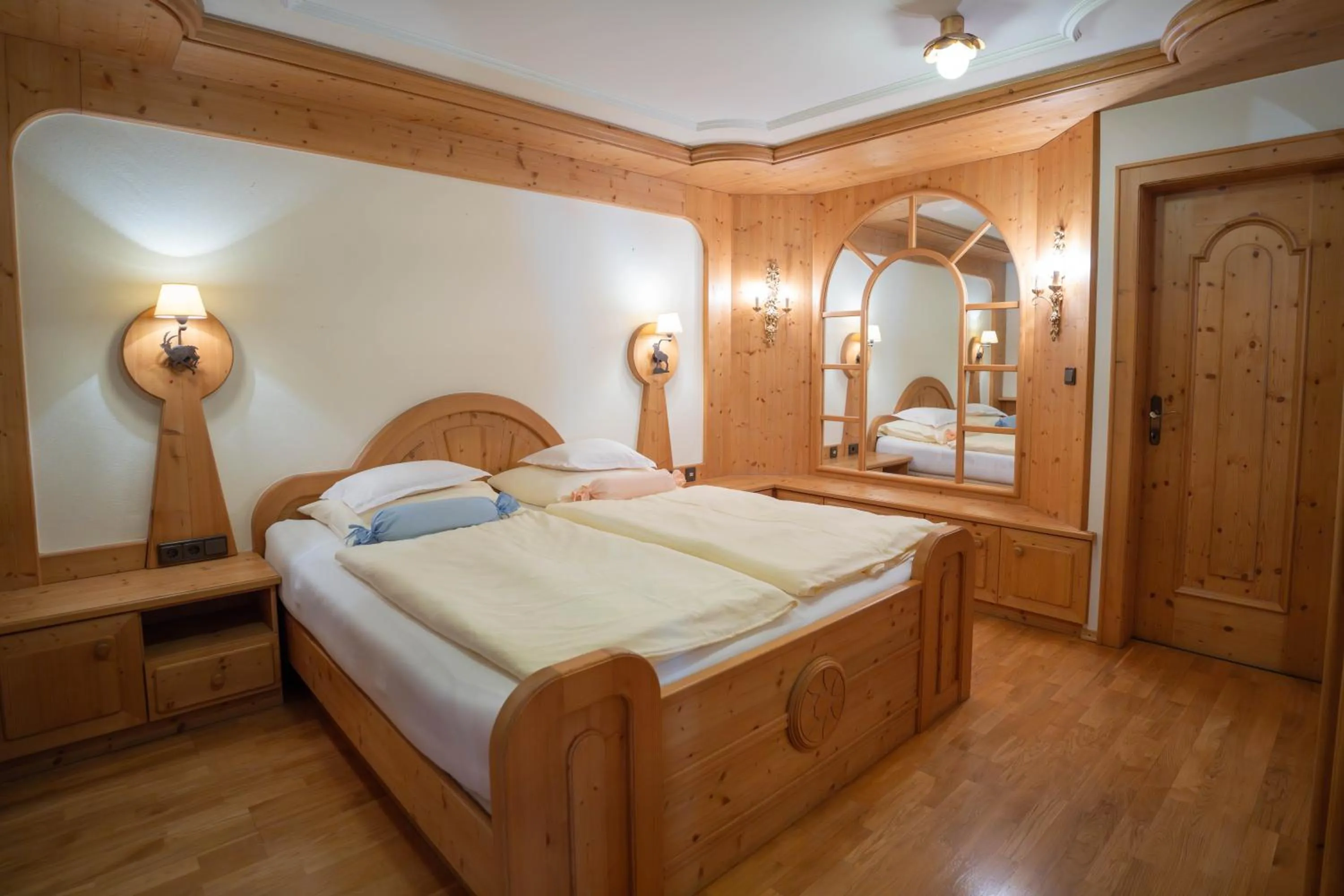 Bedroom, Bed in stefan Hotel