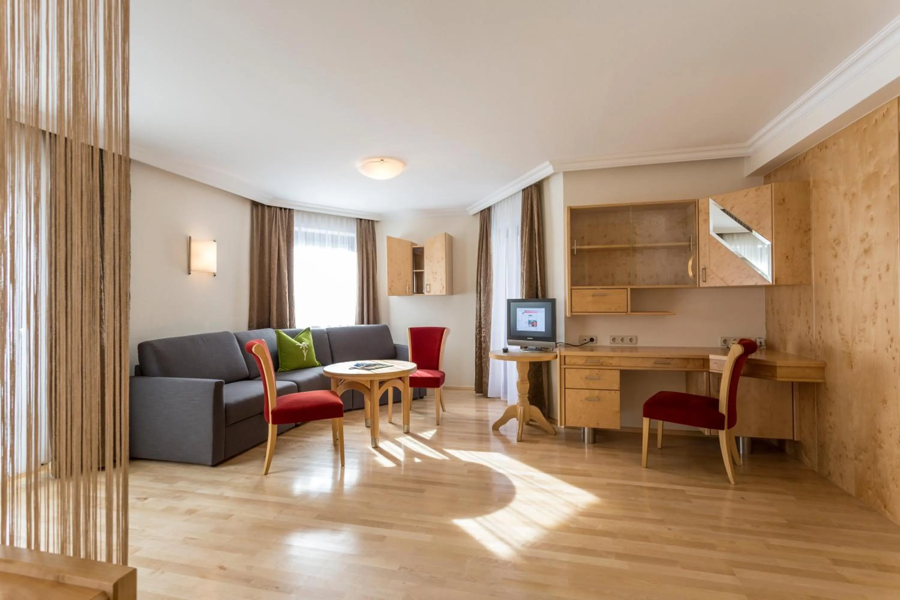 Photo of the whole room in stefan Hotel