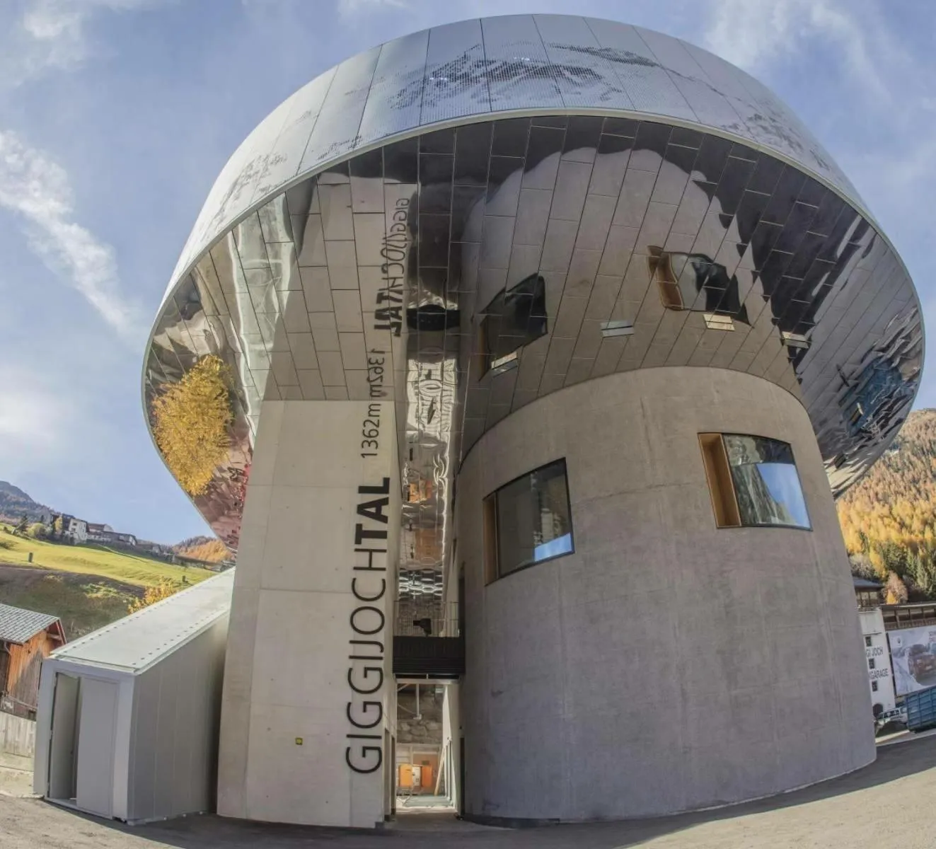 Nearby landmark in stefan Hotel