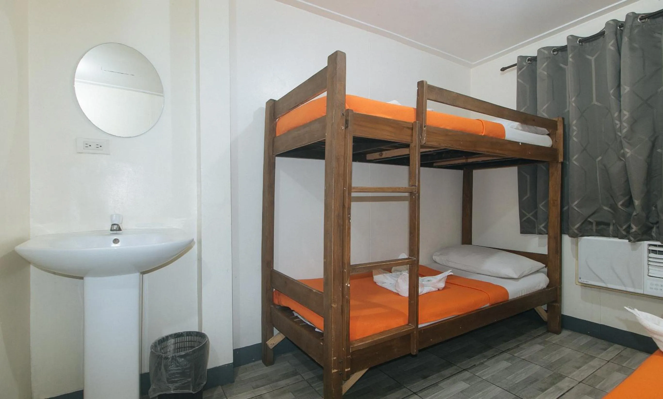 bunk bed, Bed in Metro Deluxe Residences near World Trade Center