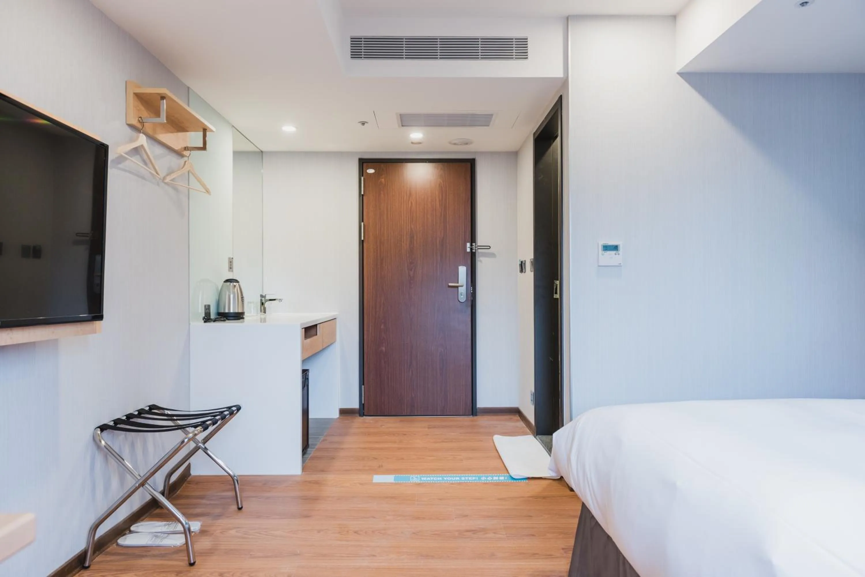 Photo of the whole room, Bed in Hej Taipei