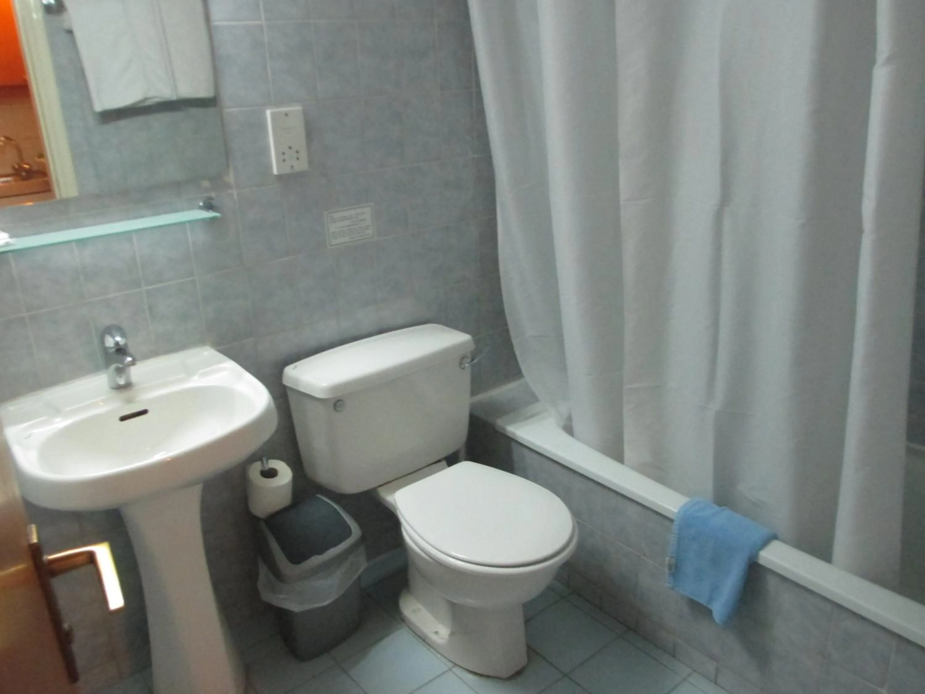 Toilet in Atrium Zenon Hotel Apartments