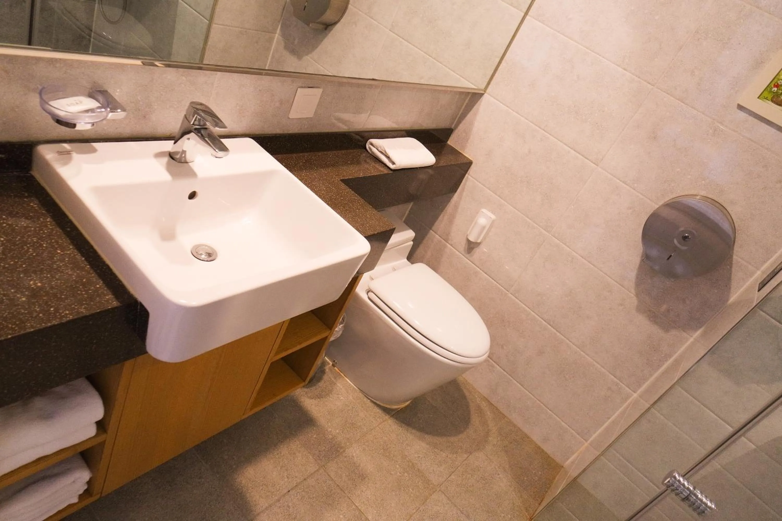 Bathroom in Jongno Lumia Tourist Hotel