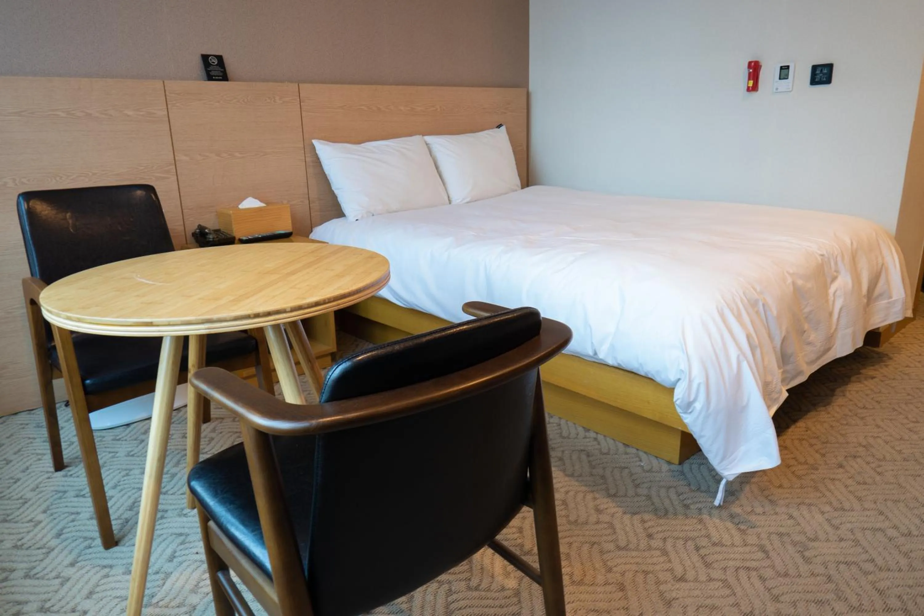 Photo of the whole room, Bed in Jongno Lumia Tourist Hotel