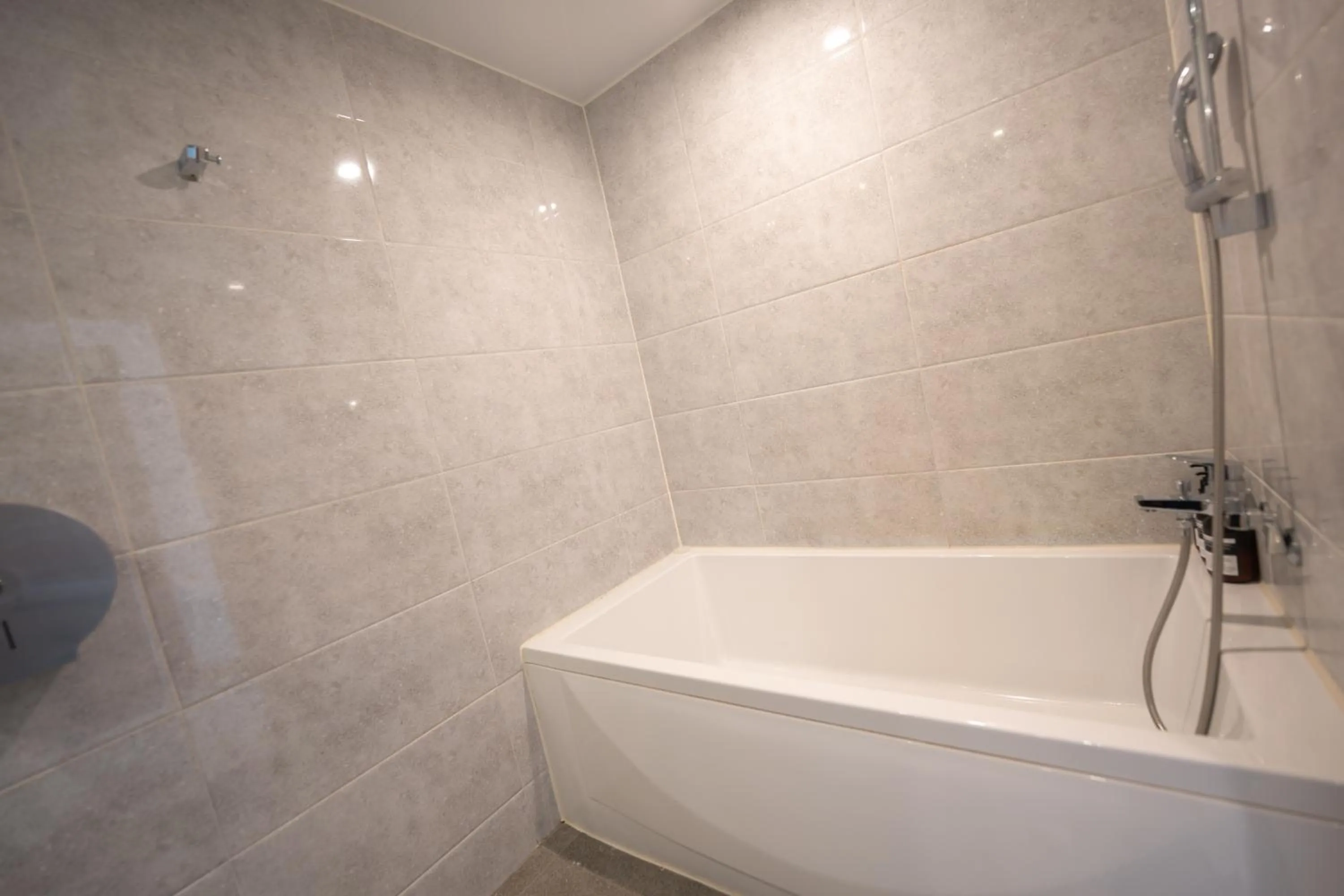 Bathroom in Jongno Lumia Tourist Hotel