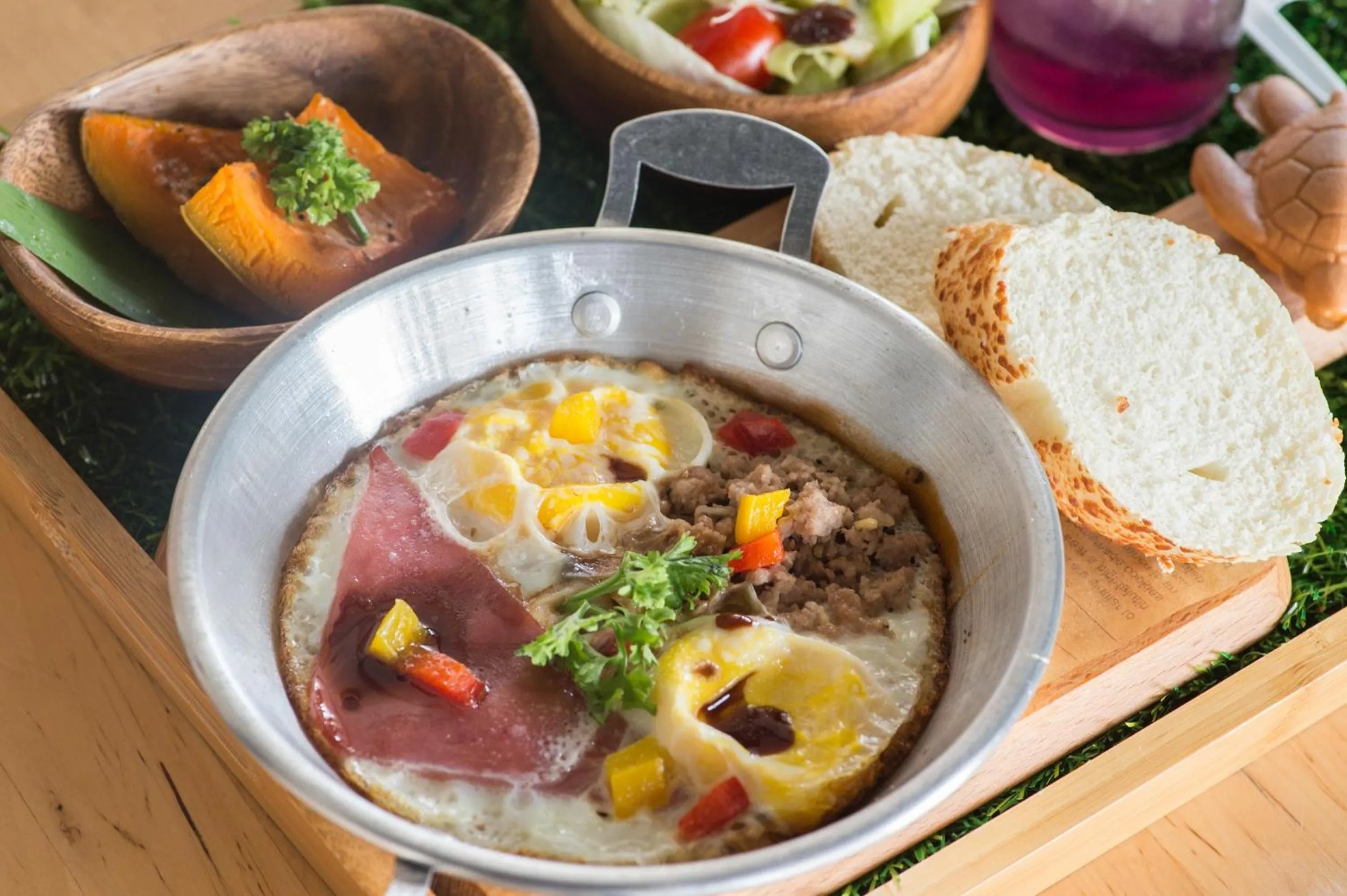 Breakfast in Secret Path B&B