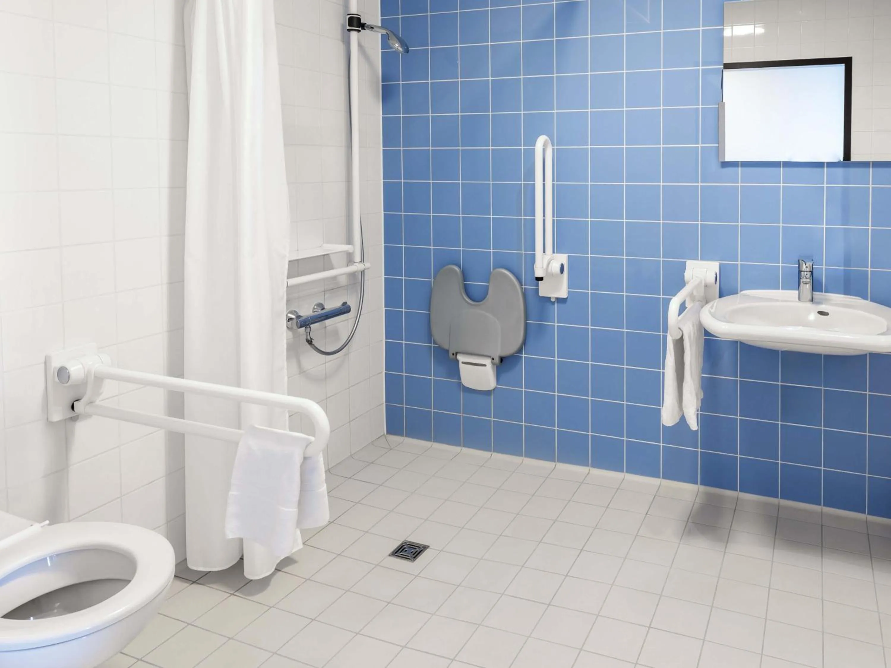 Bathroom in B&B Hotel Fulda-City