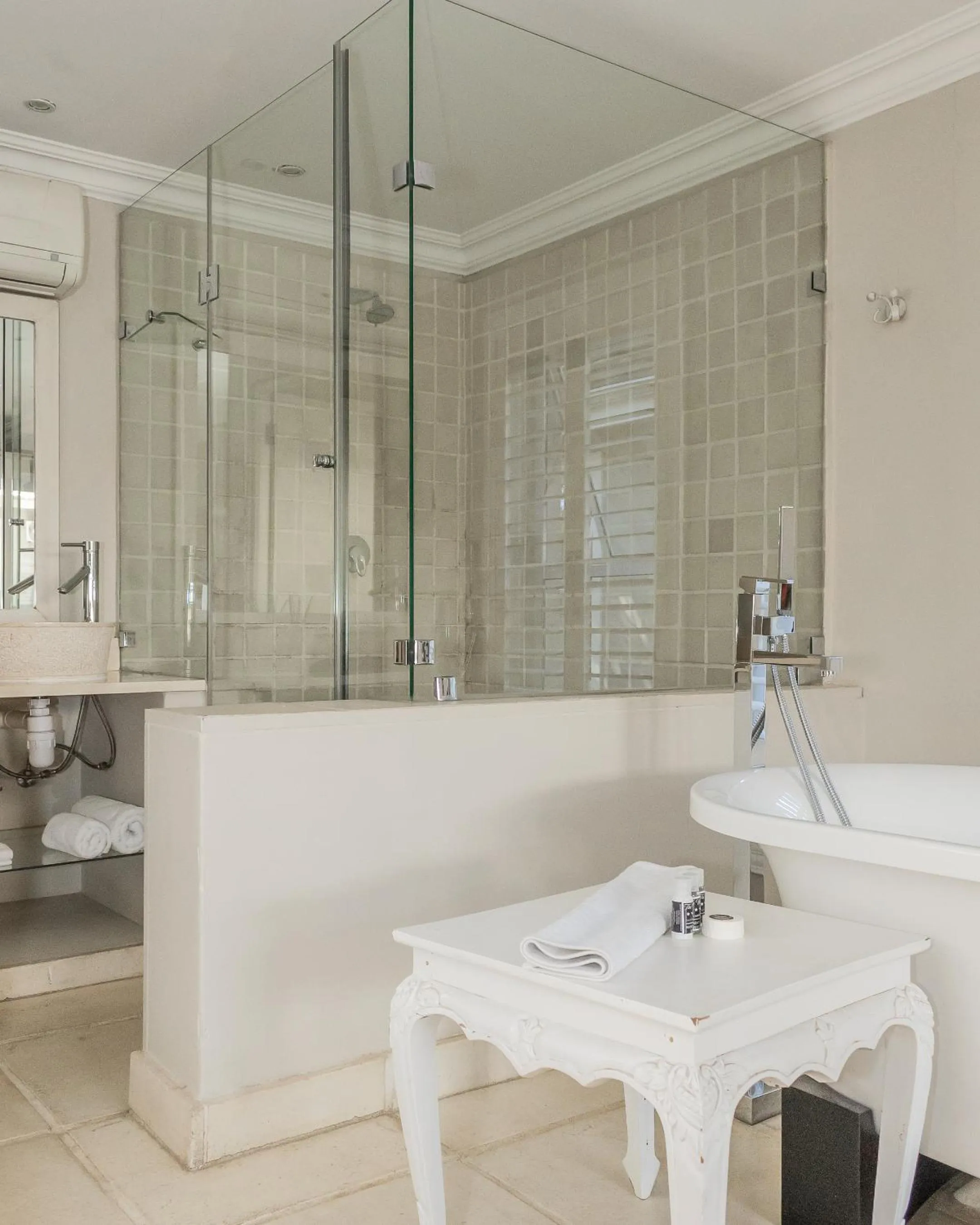 Shower in The Wesley Boutique Hotel & Spa