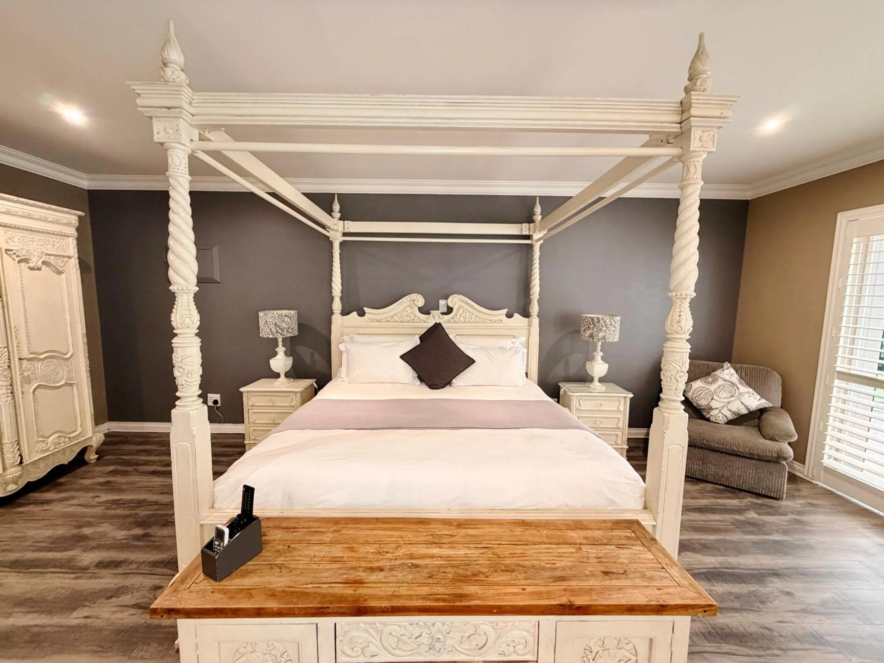 Bed in The Wesley Boutique Hotel & Spa