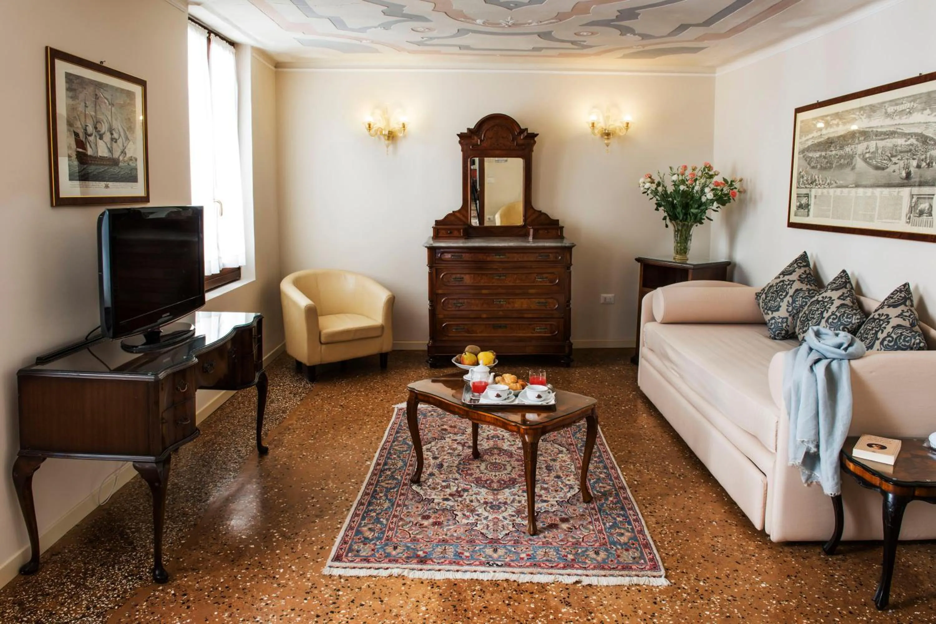 Seating area, Bed in Hotel Agli Alboretti