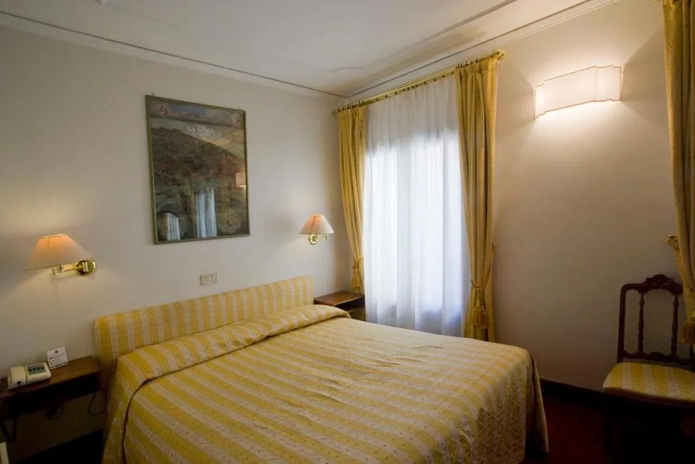 Bed in Hotel Agli Alboretti