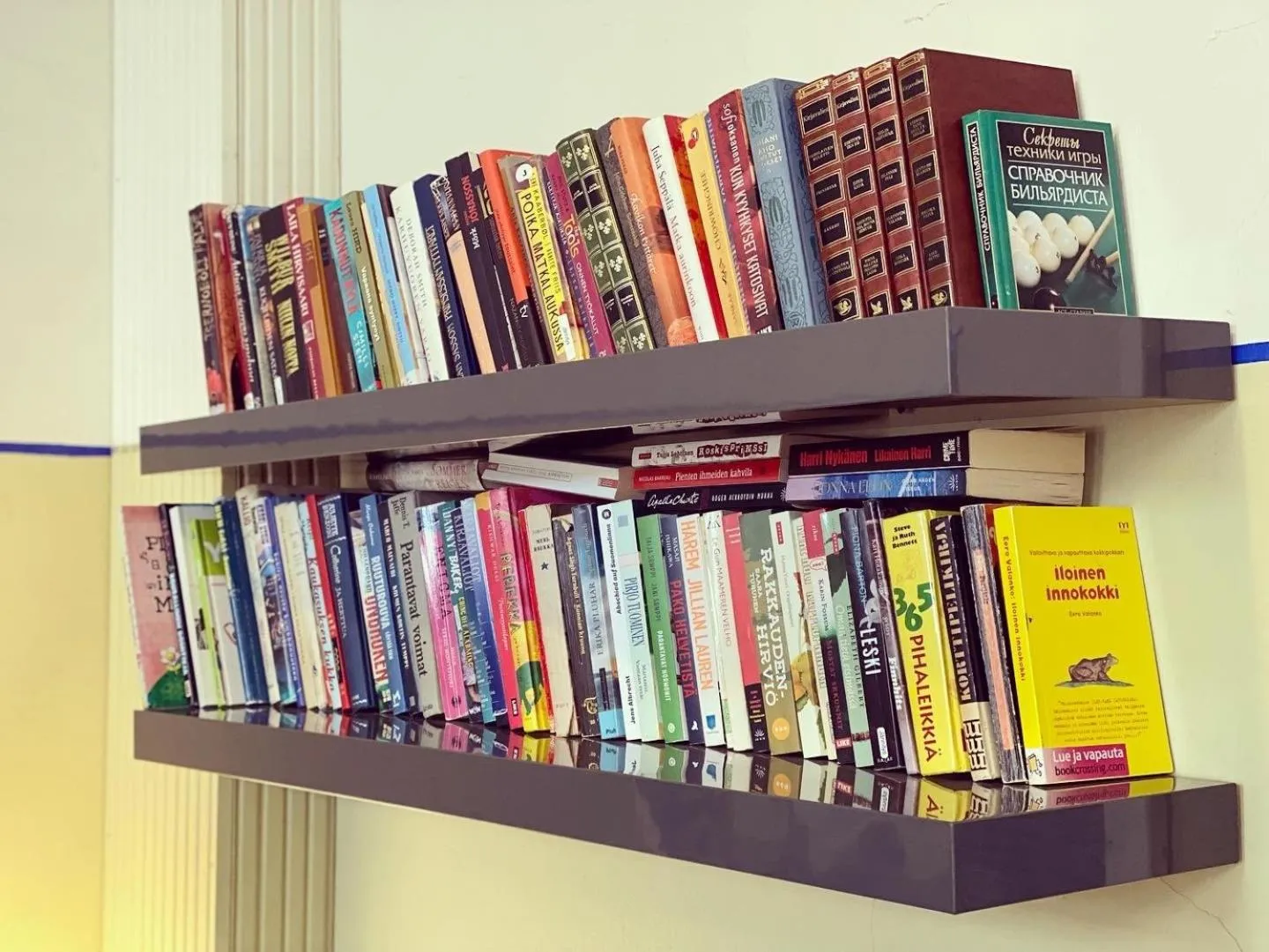 Library in Hostel Suomenlinna