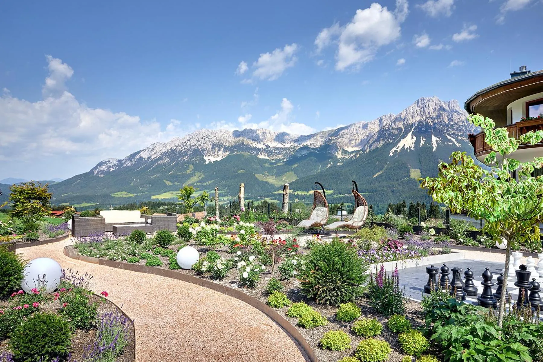 Property building in Kaiserhof Superior