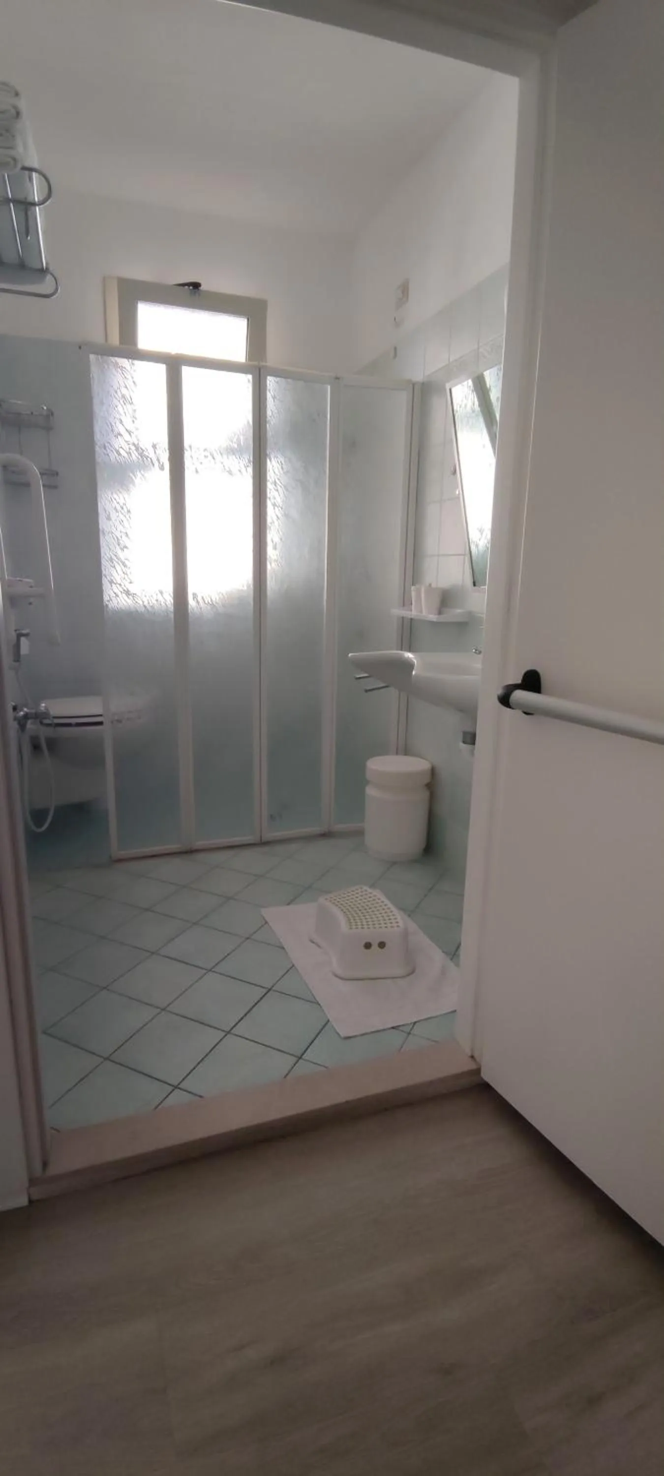 Bathroom in Hotel Losanna Cervia