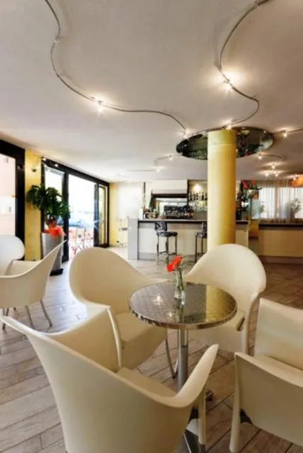 Lounge or bar in Hotel Losanna Cervia