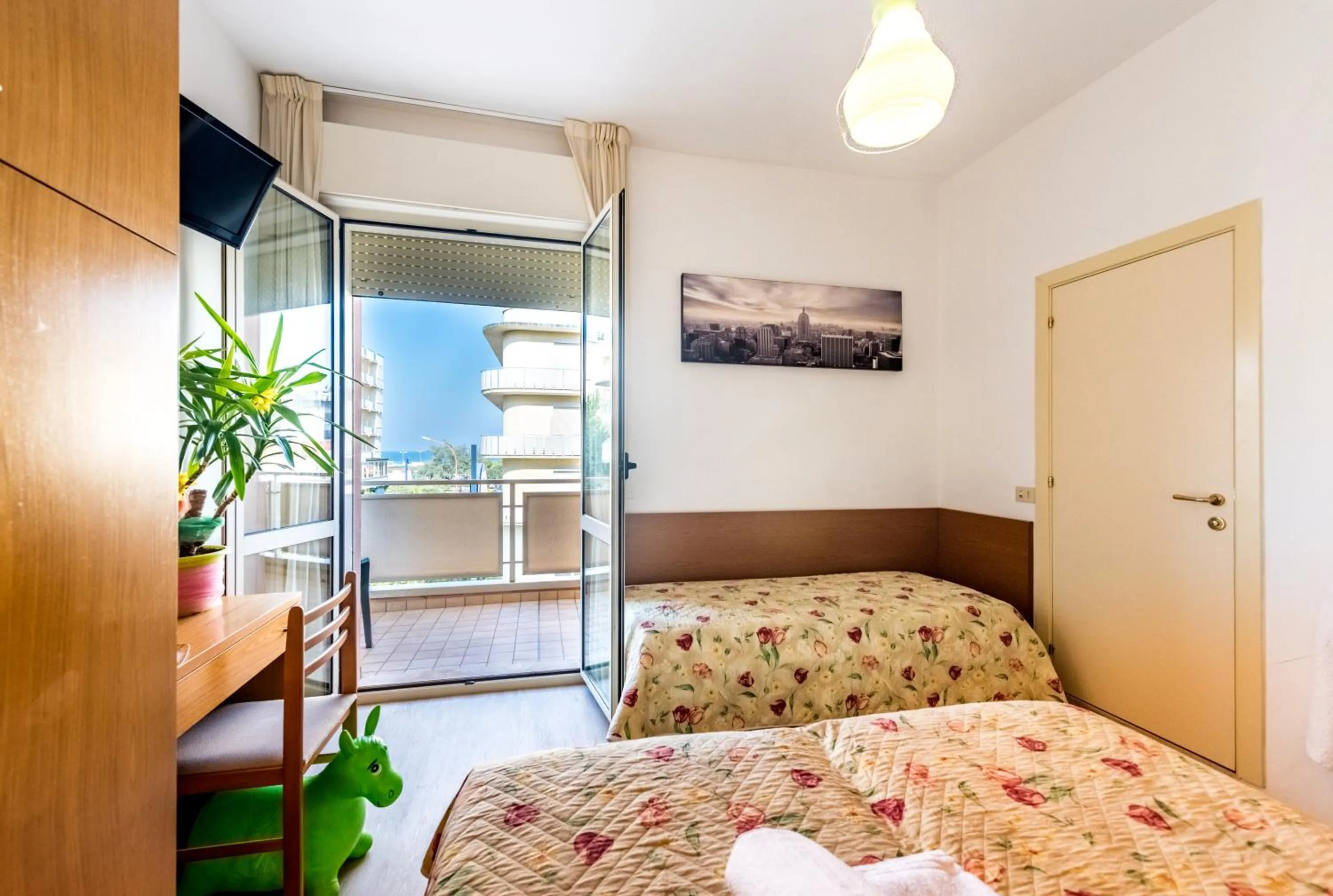 View (from property/room), Bed in Hotel Losanna Cervia