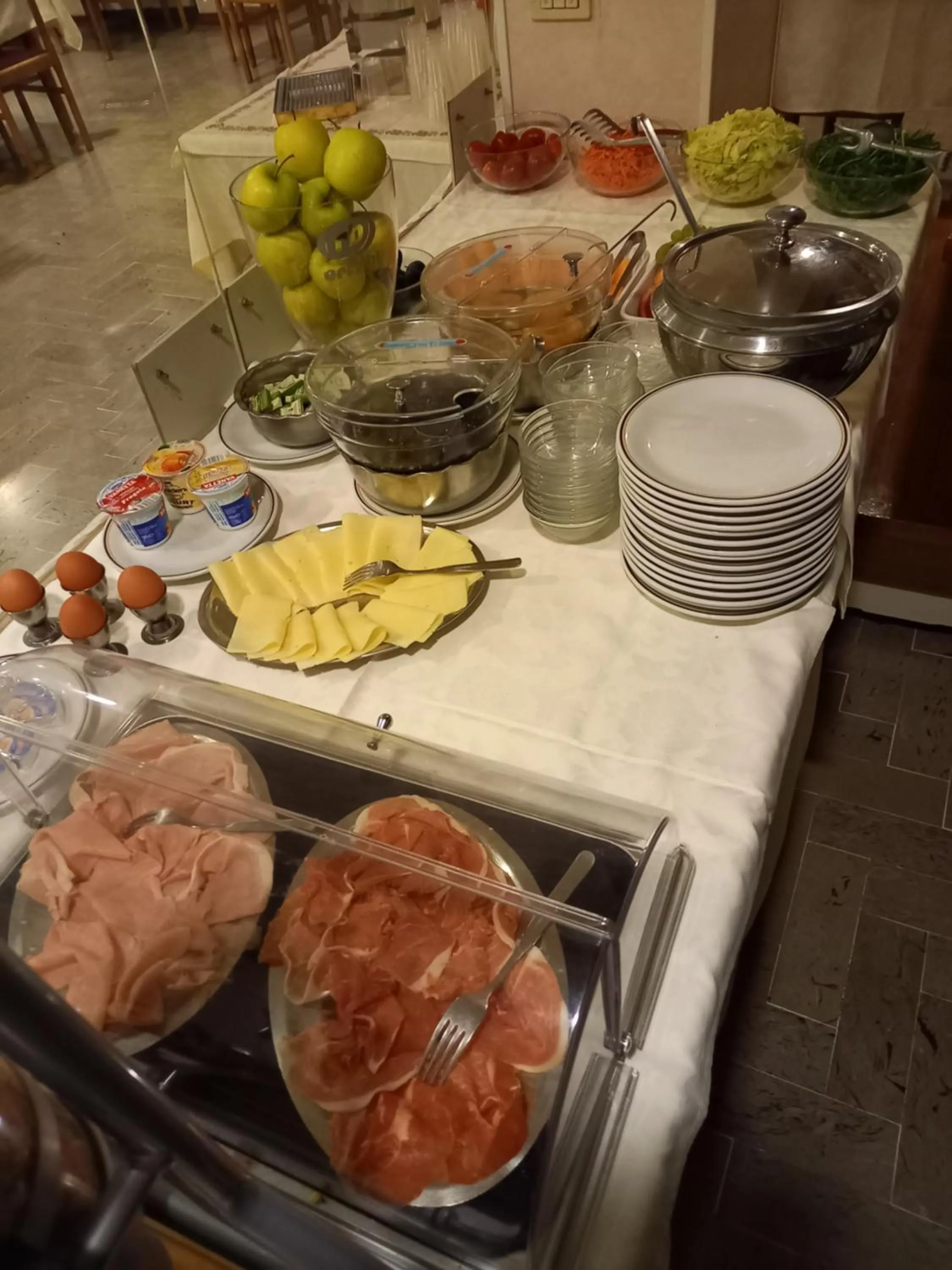 Buffet breakfast in Hotel Losanna Cervia